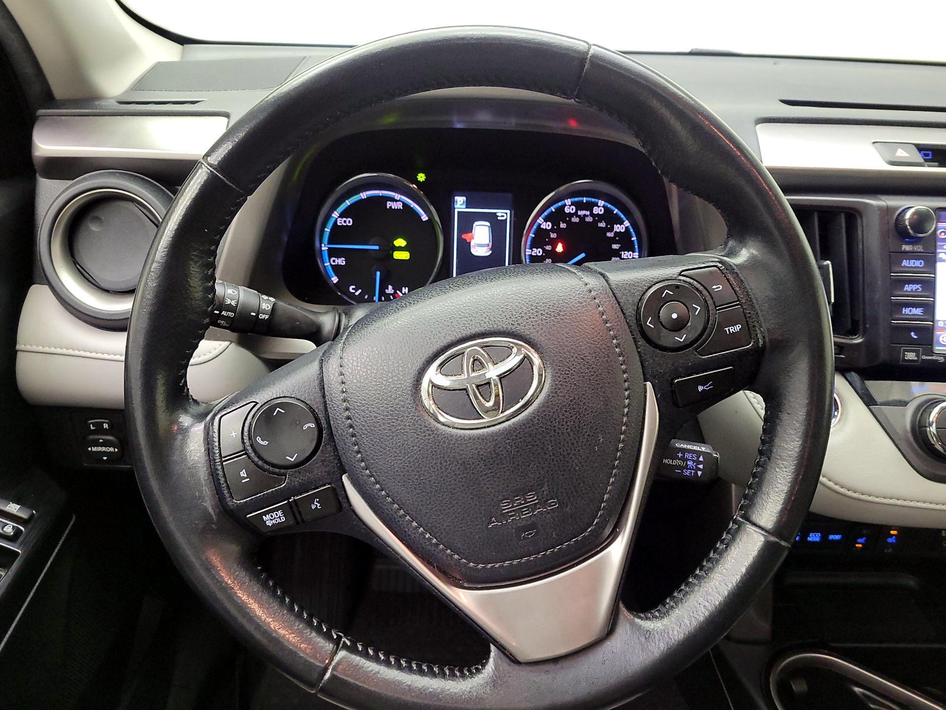Thumbnail: 2017 Toyota RAV4 - 10