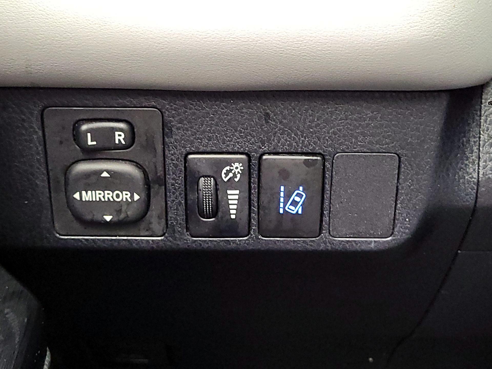 Thumbnail: 2017 Toyota RAV4 - 13