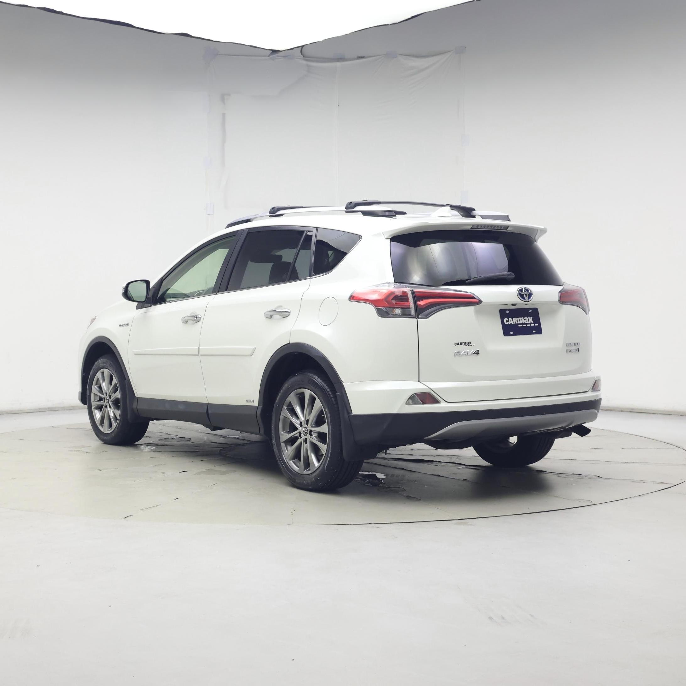 Thumbnail: 2017 Toyota RAV4 - 2