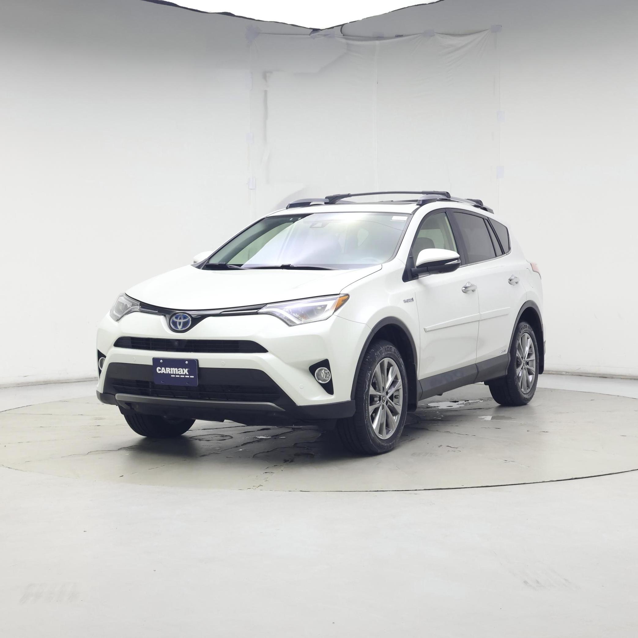 Thumbnail: 2017 Toyota RAV4 - 4