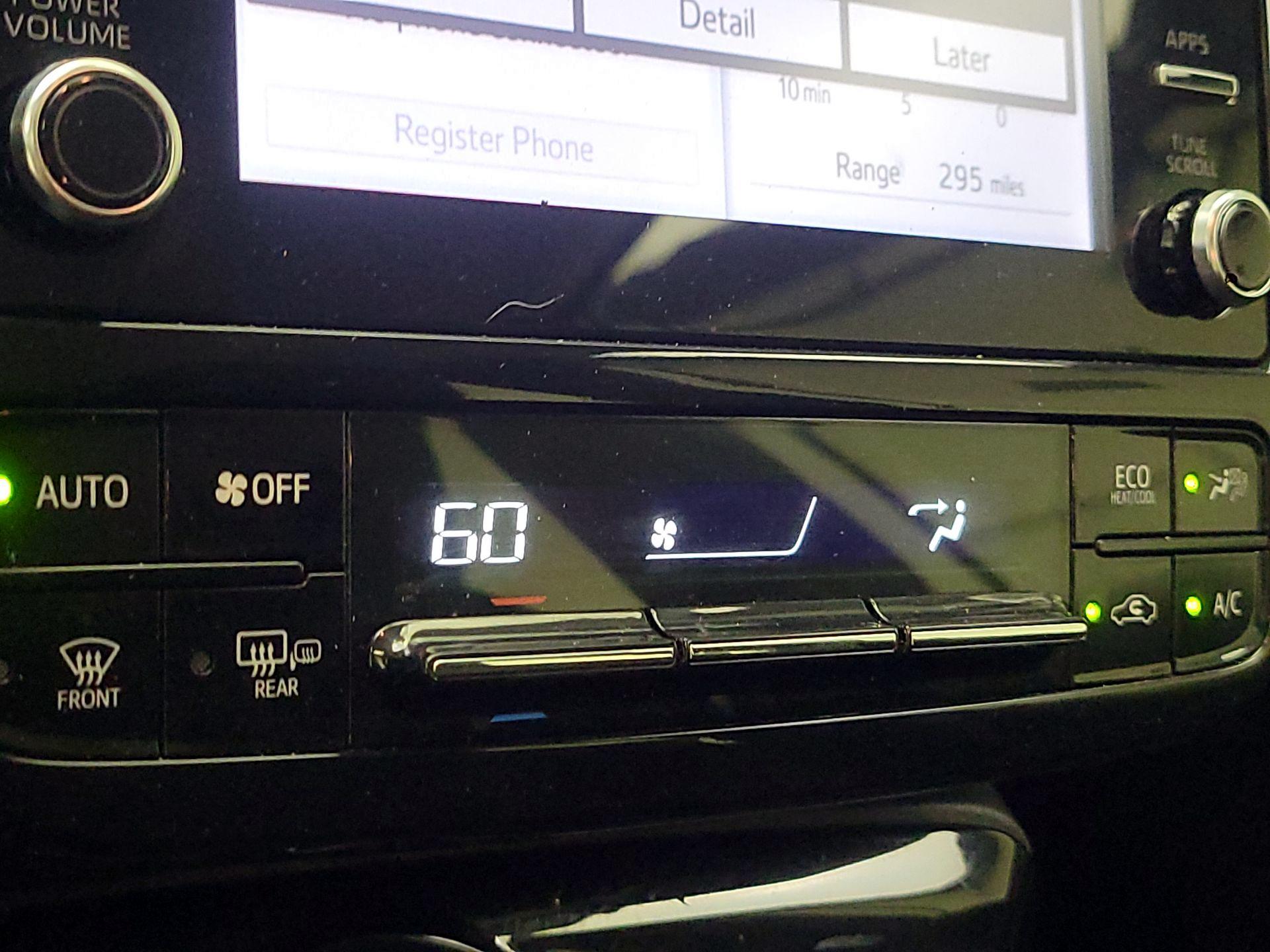 Thumbnail: 2020 Toyota Prius - 16
