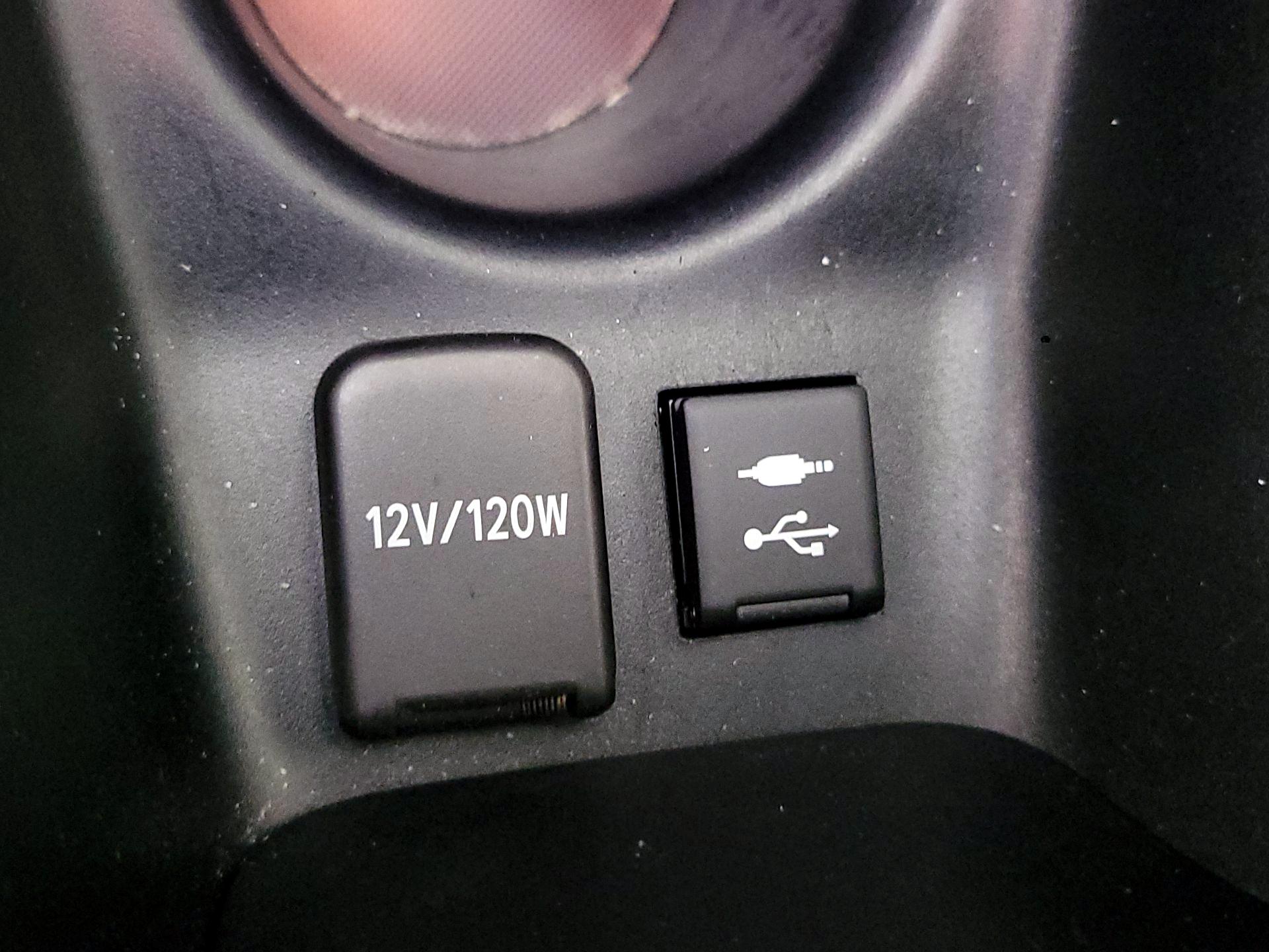 Thumbnail: 2020 Toyota Prius - 18