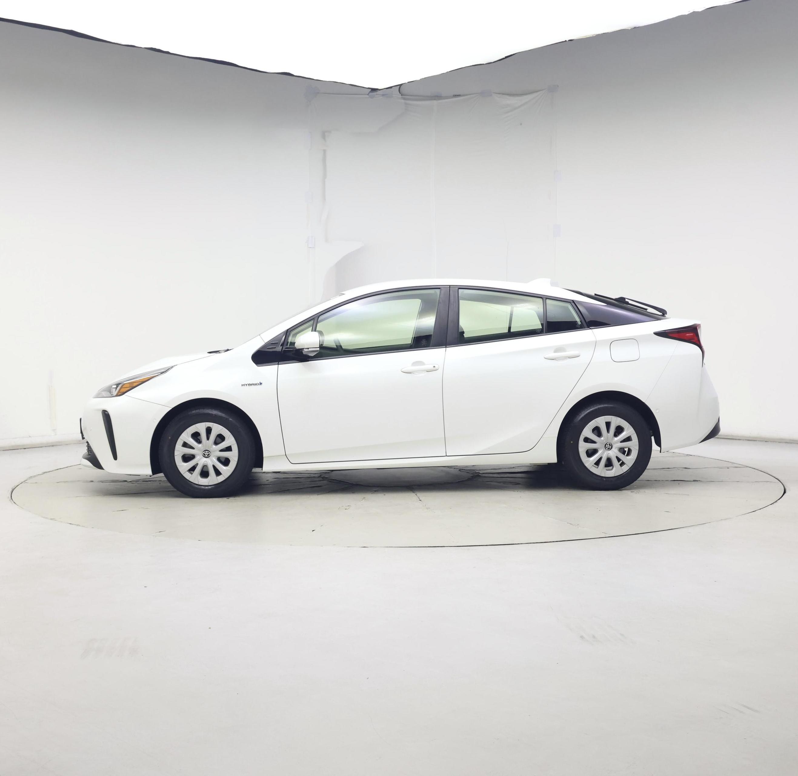 Thumbnail: 2020 Toyota Prius - 3
