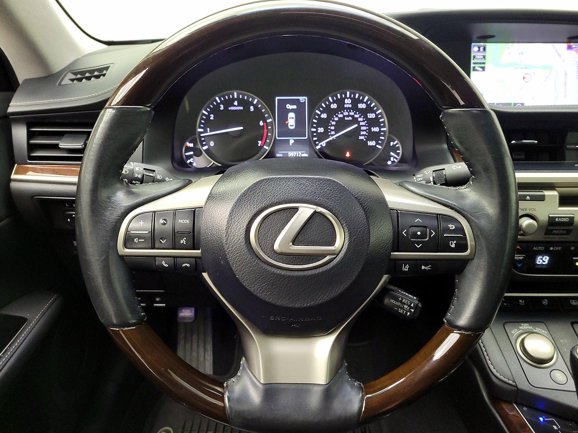 Thumbnail: 2017 Lexus ES - 10