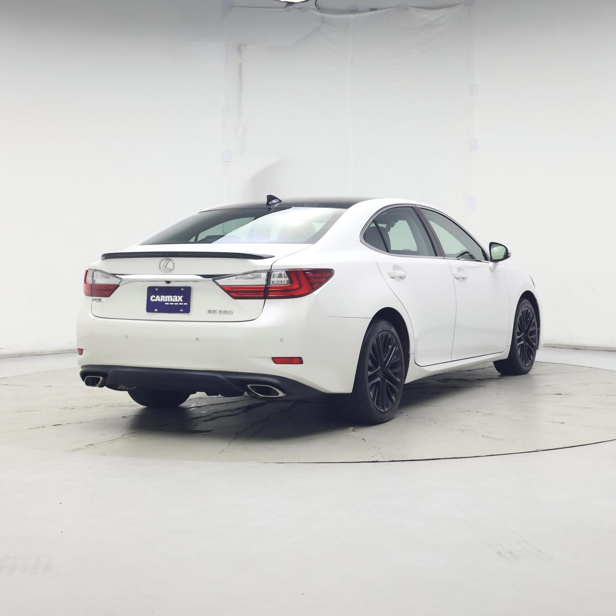 Thumbnail: 2017 Lexus ES - 8