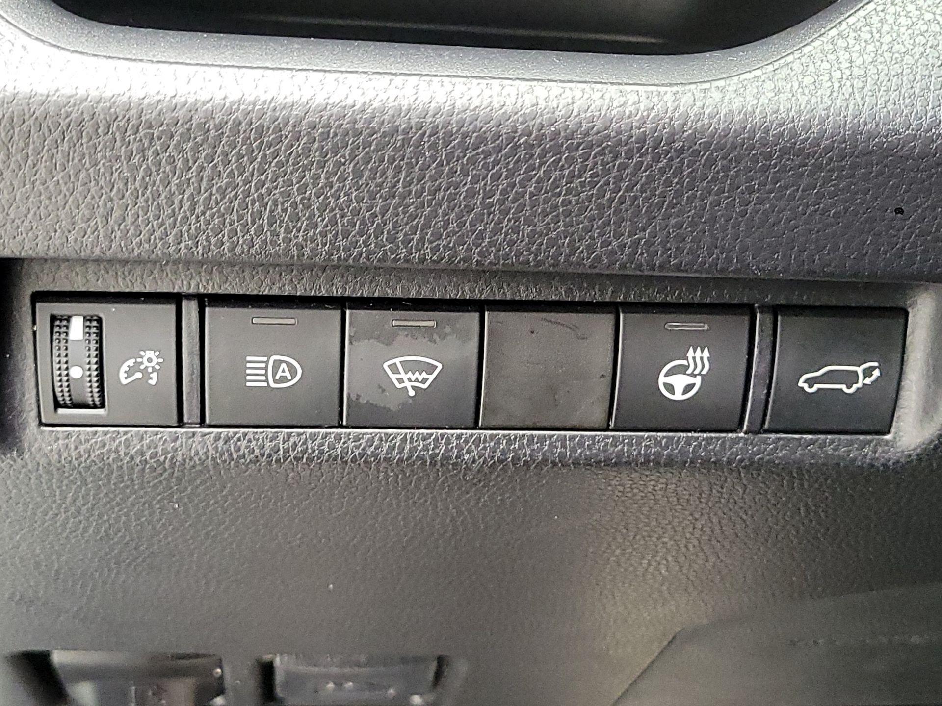 Thumbnail: 2021 Toyota RAV4 - 13