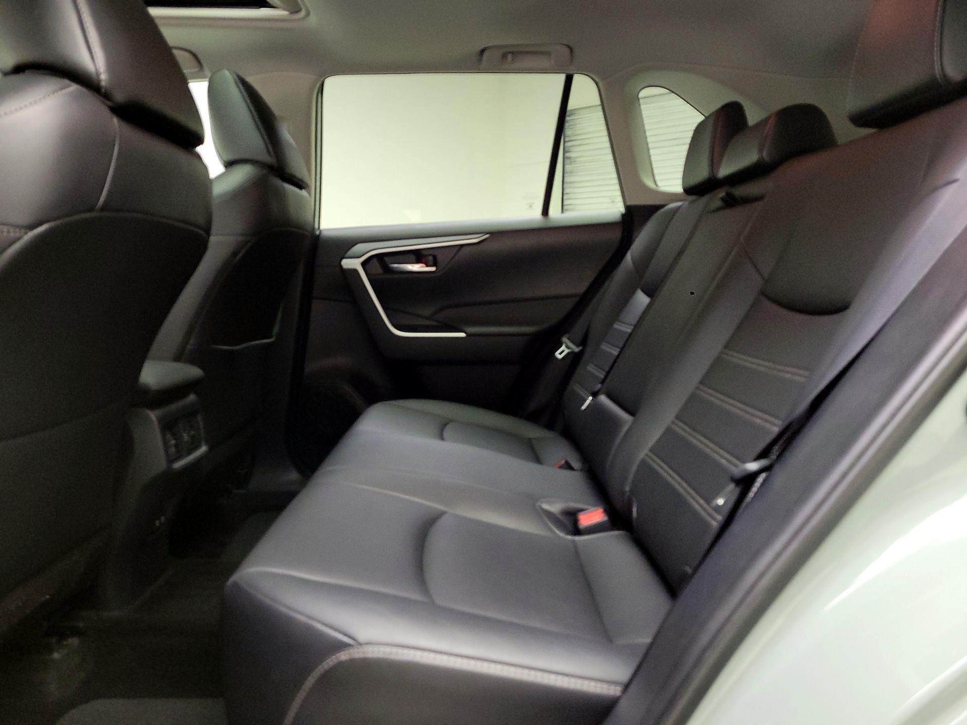 Thumbnail: 2021 Toyota RAV4 - 20