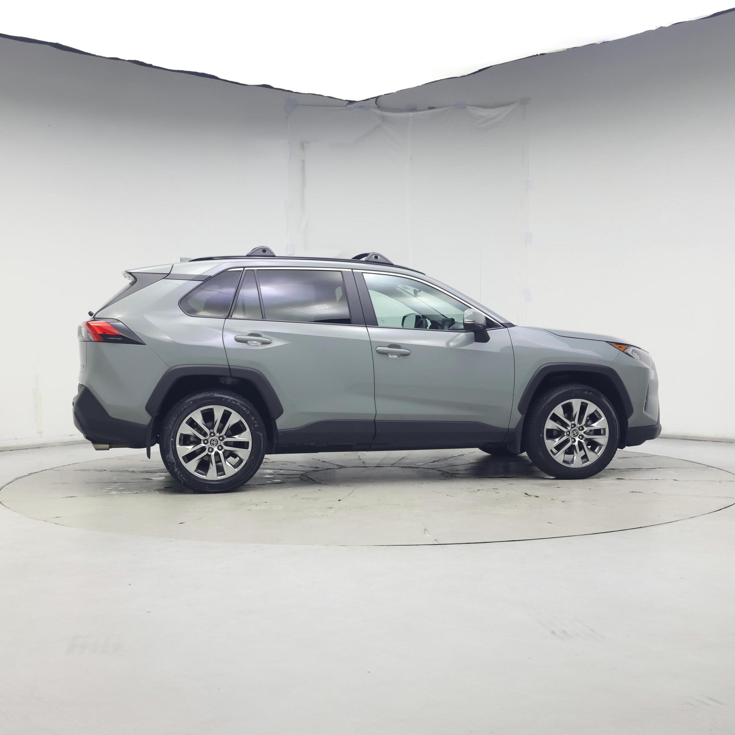 Thumbnail: 2021 Toyota RAV4 - 7