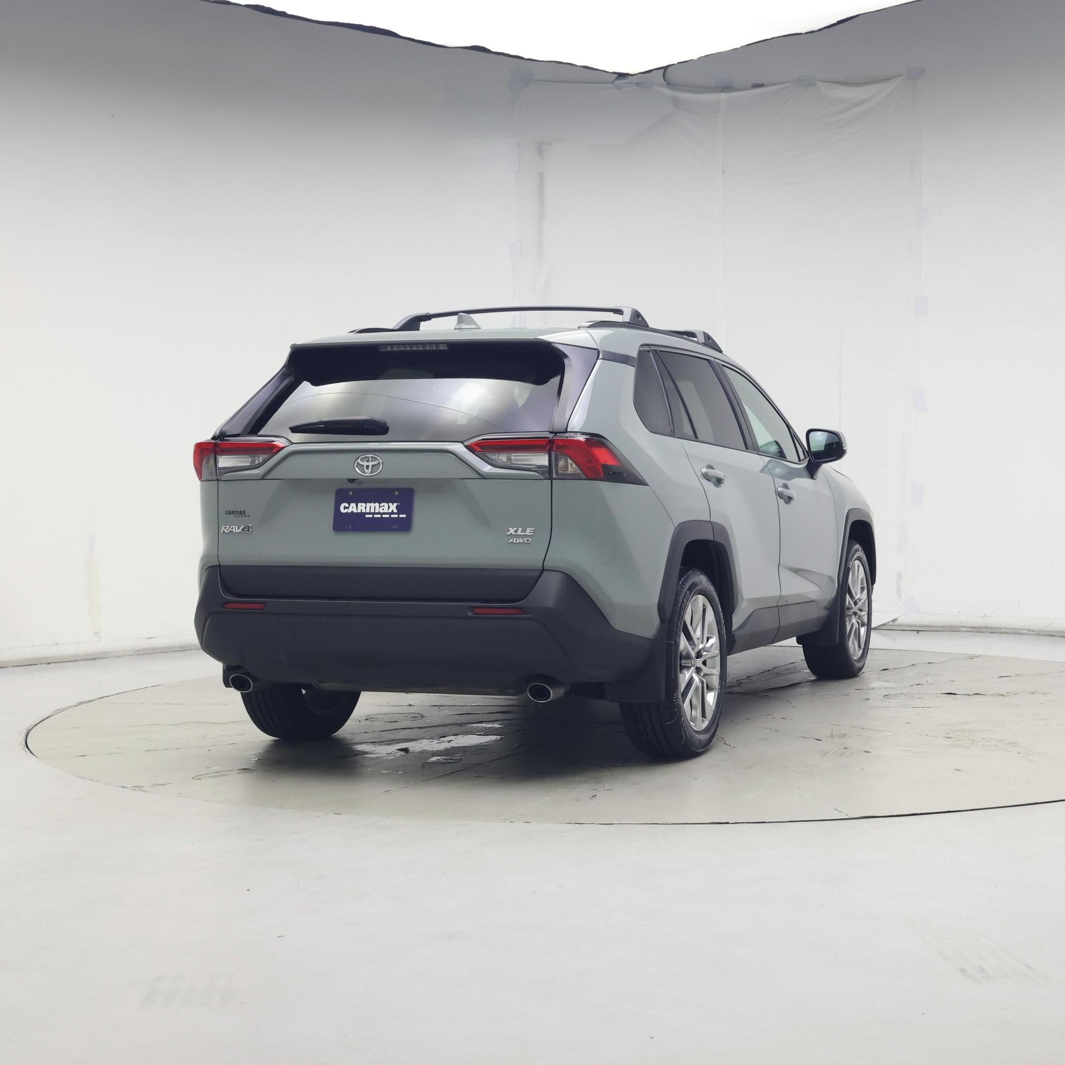 Thumbnail: 2021 Toyota RAV4 - 8