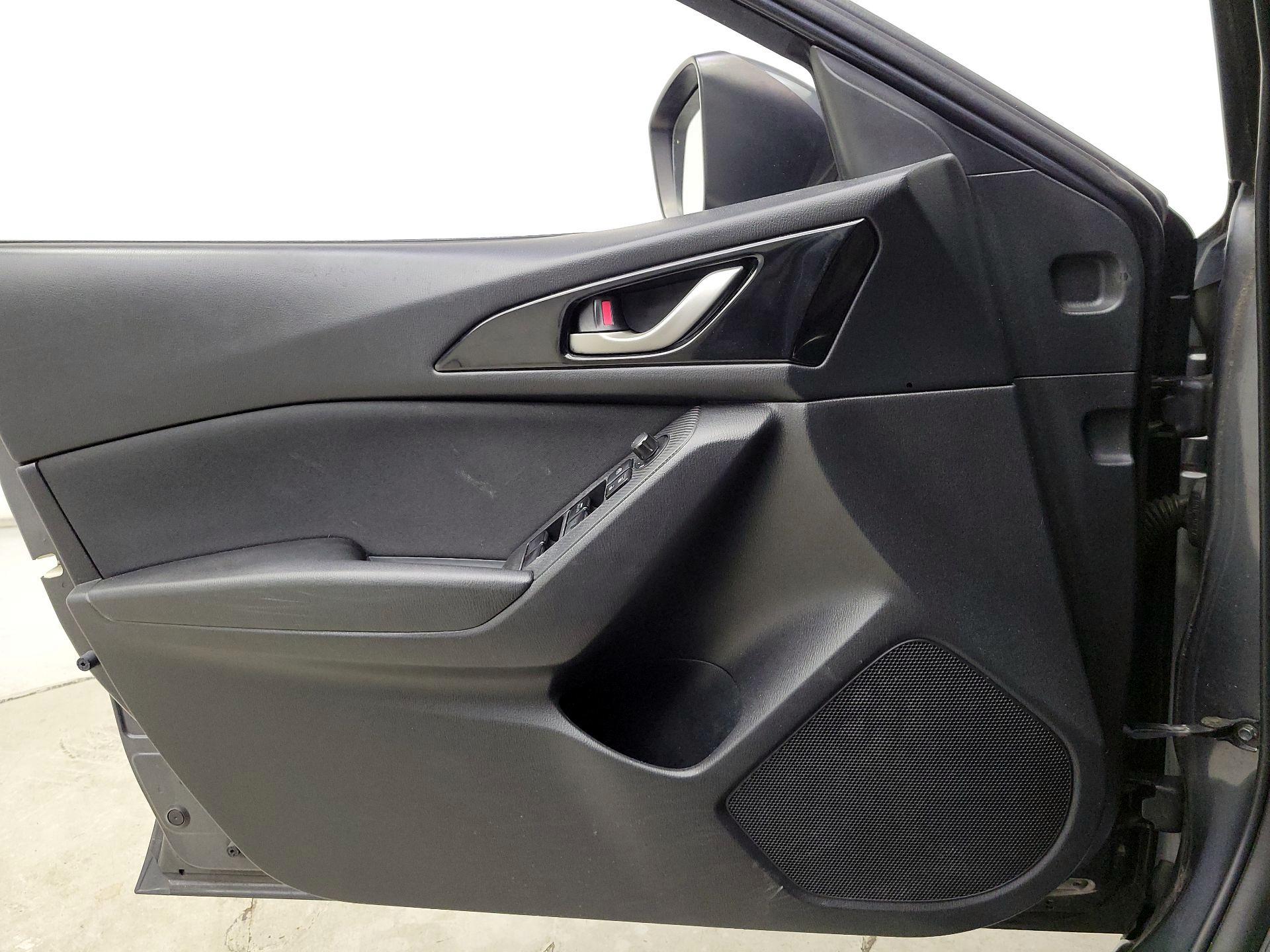 Thumbnail: 2016 Mazda Mazda3 - 12