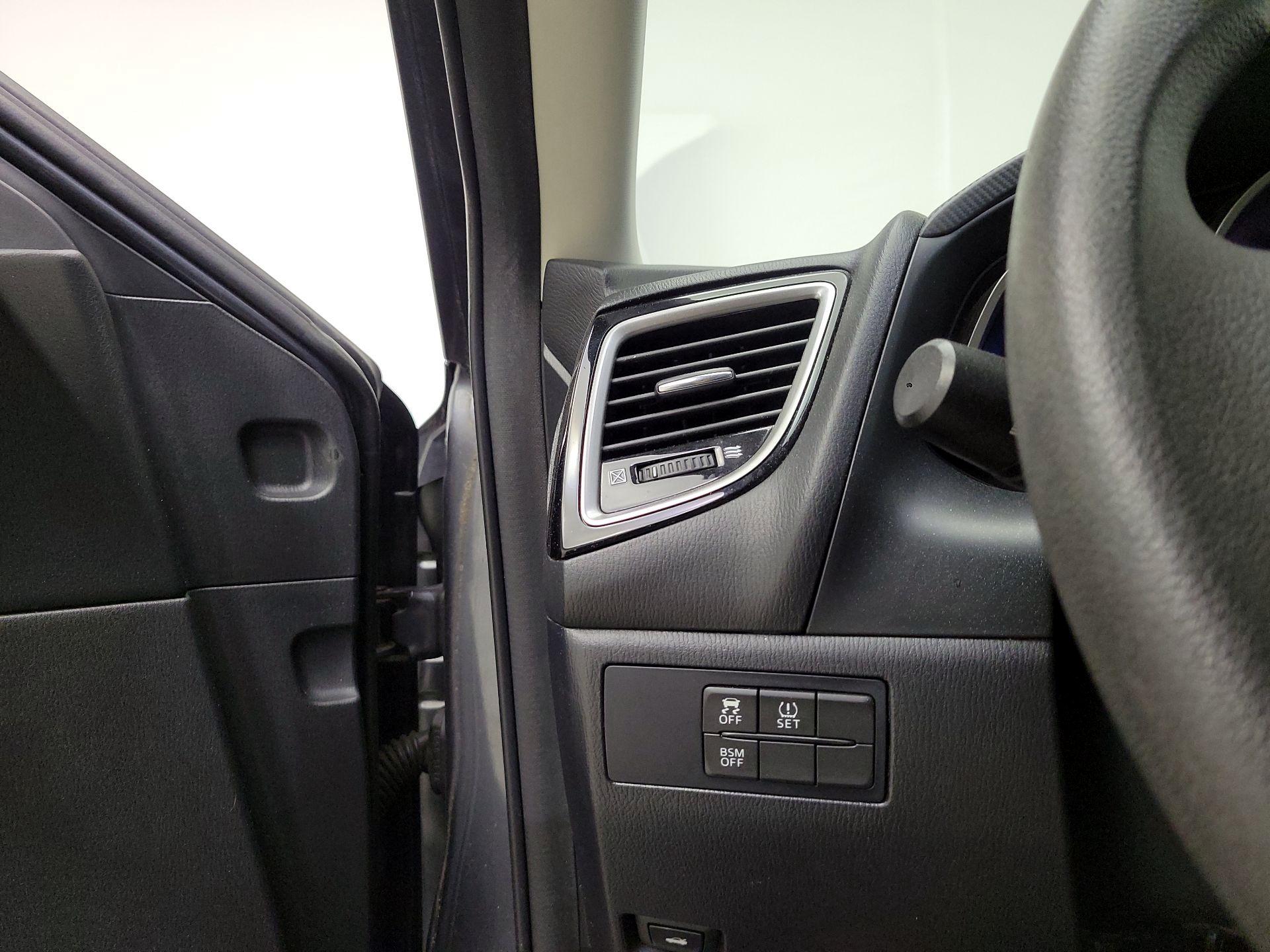 Thumbnail: 2016 Mazda Mazda3 - 13