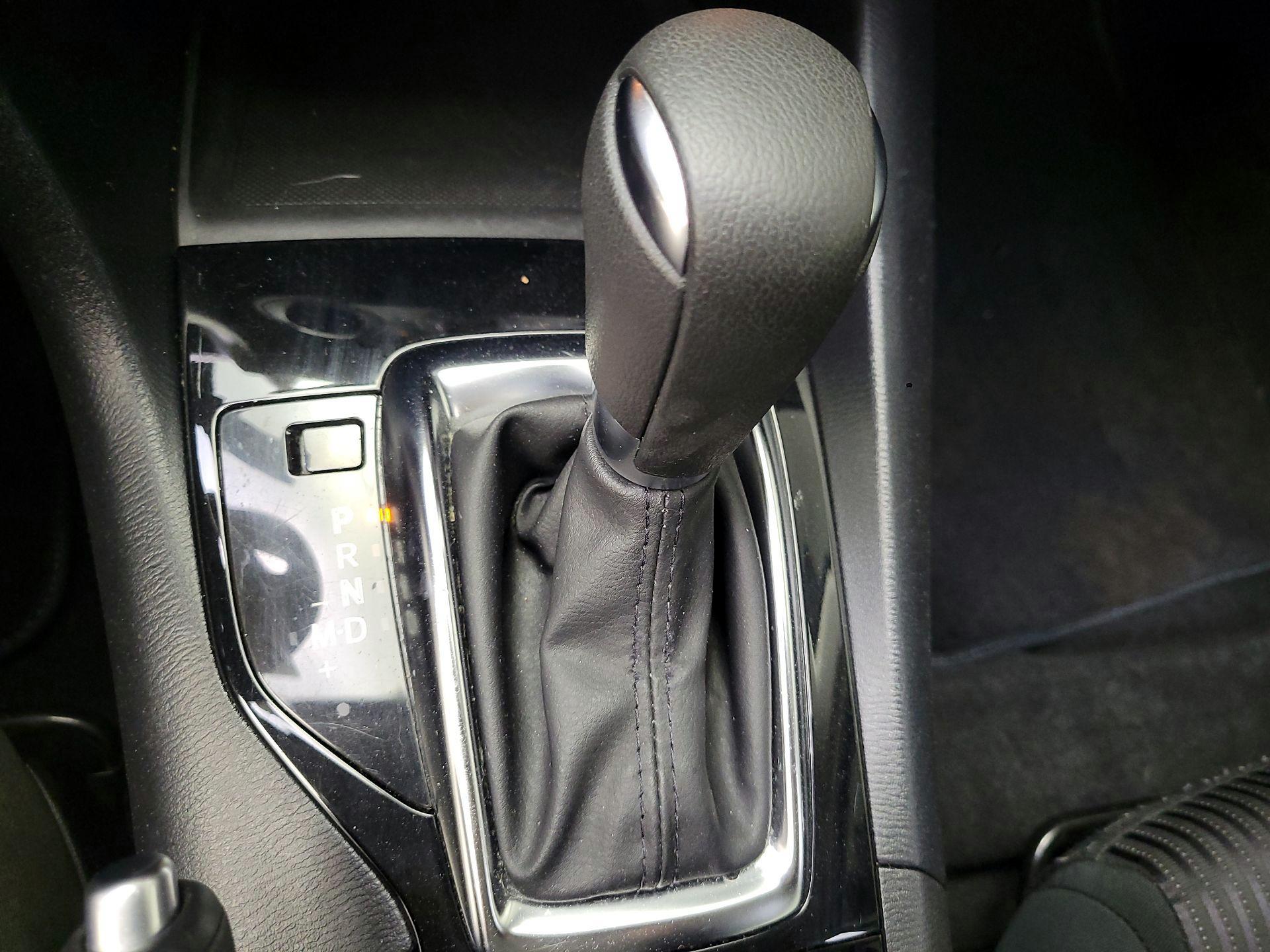 Thumbnail: 2016 Mazda Mazda3 - 17