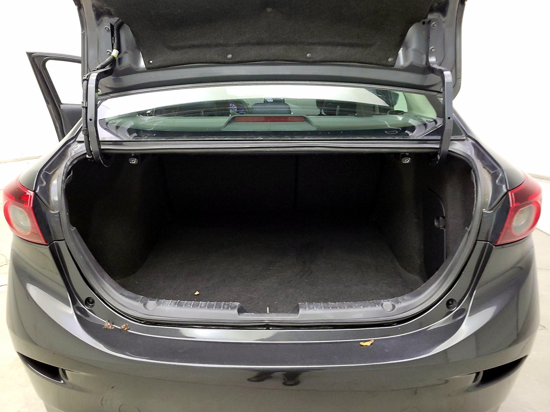 Thumbnail: 2016 Mazda Mazda3 - 20