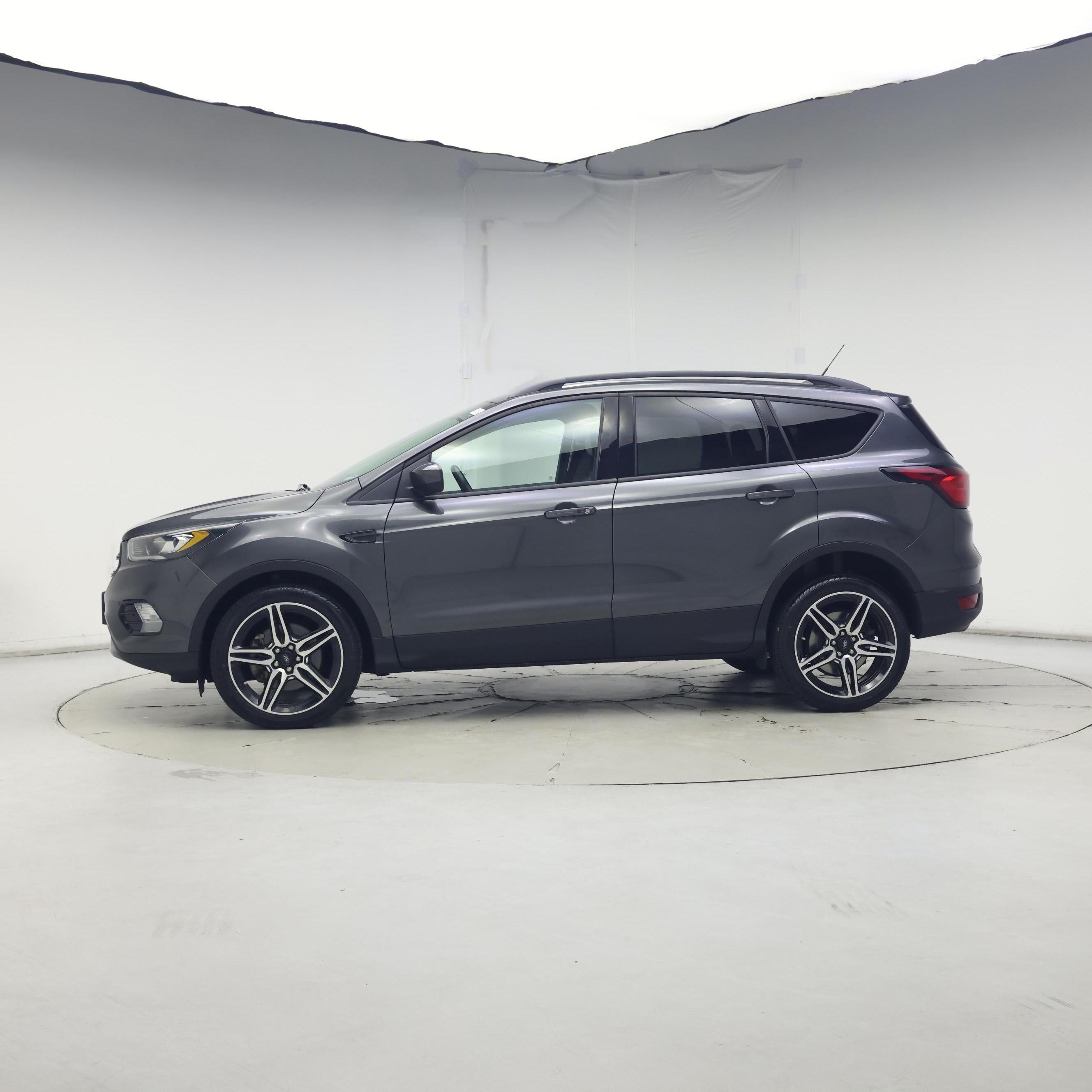 Thumbnail: 2019 Ford Escape - 3