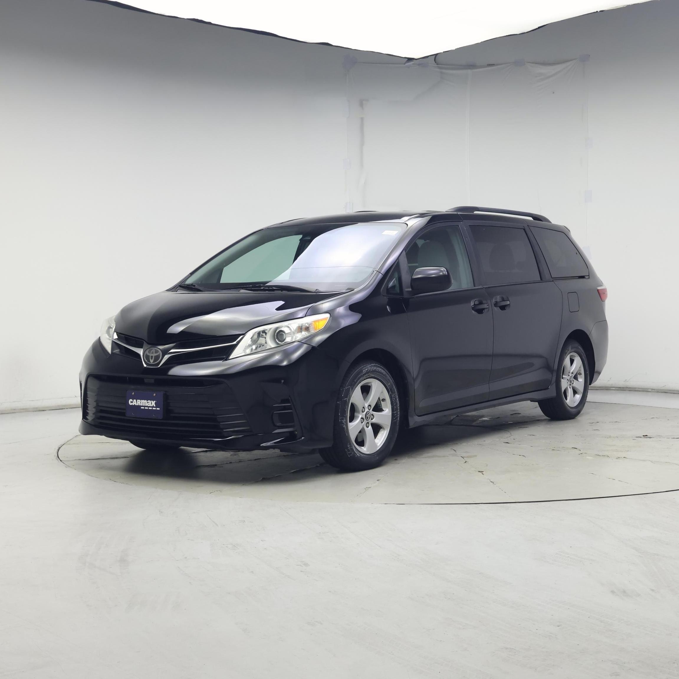 Thumbnail: 2018 Toyota Sienna - 4
