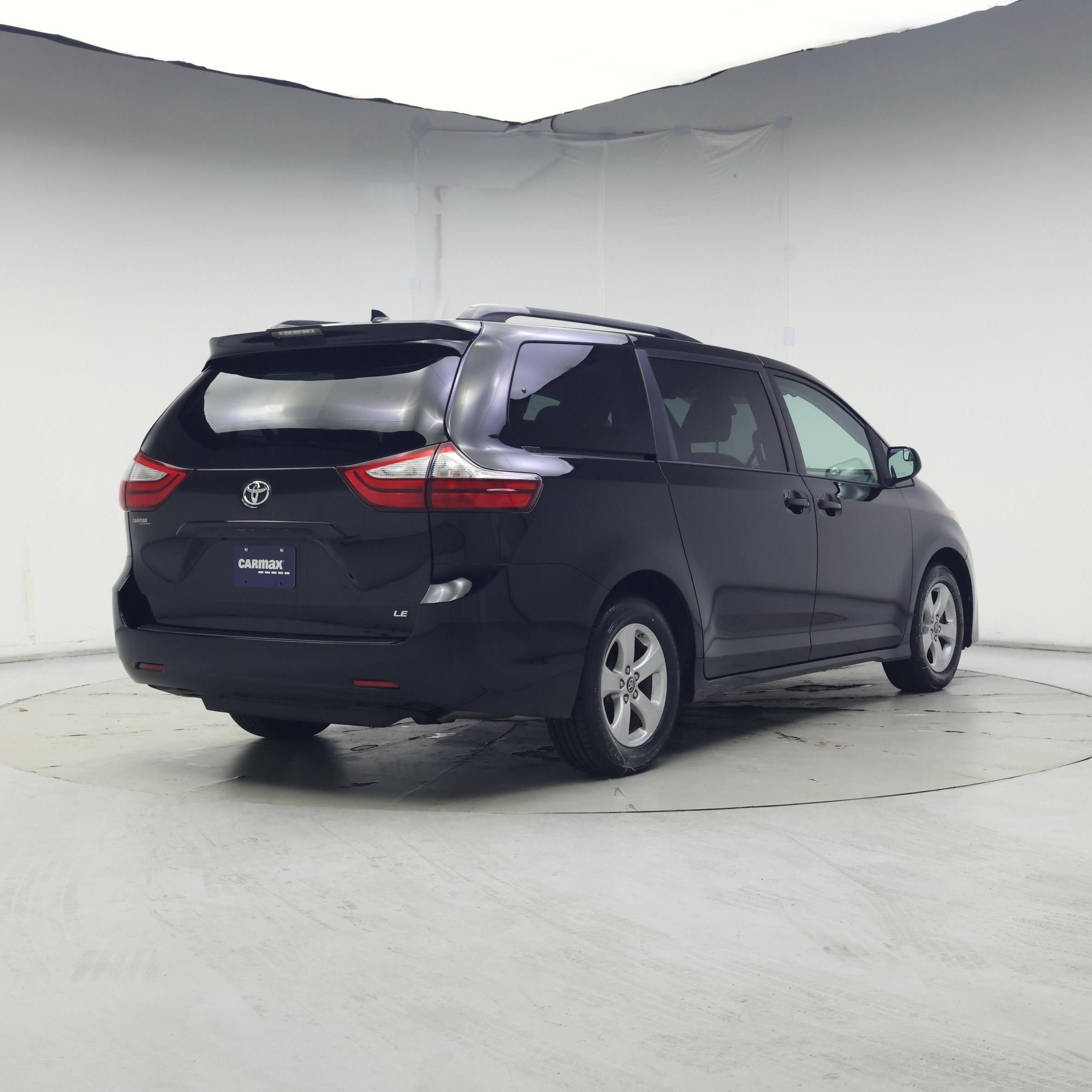 Thumbnail: 2018 Toyota Sienna - 8