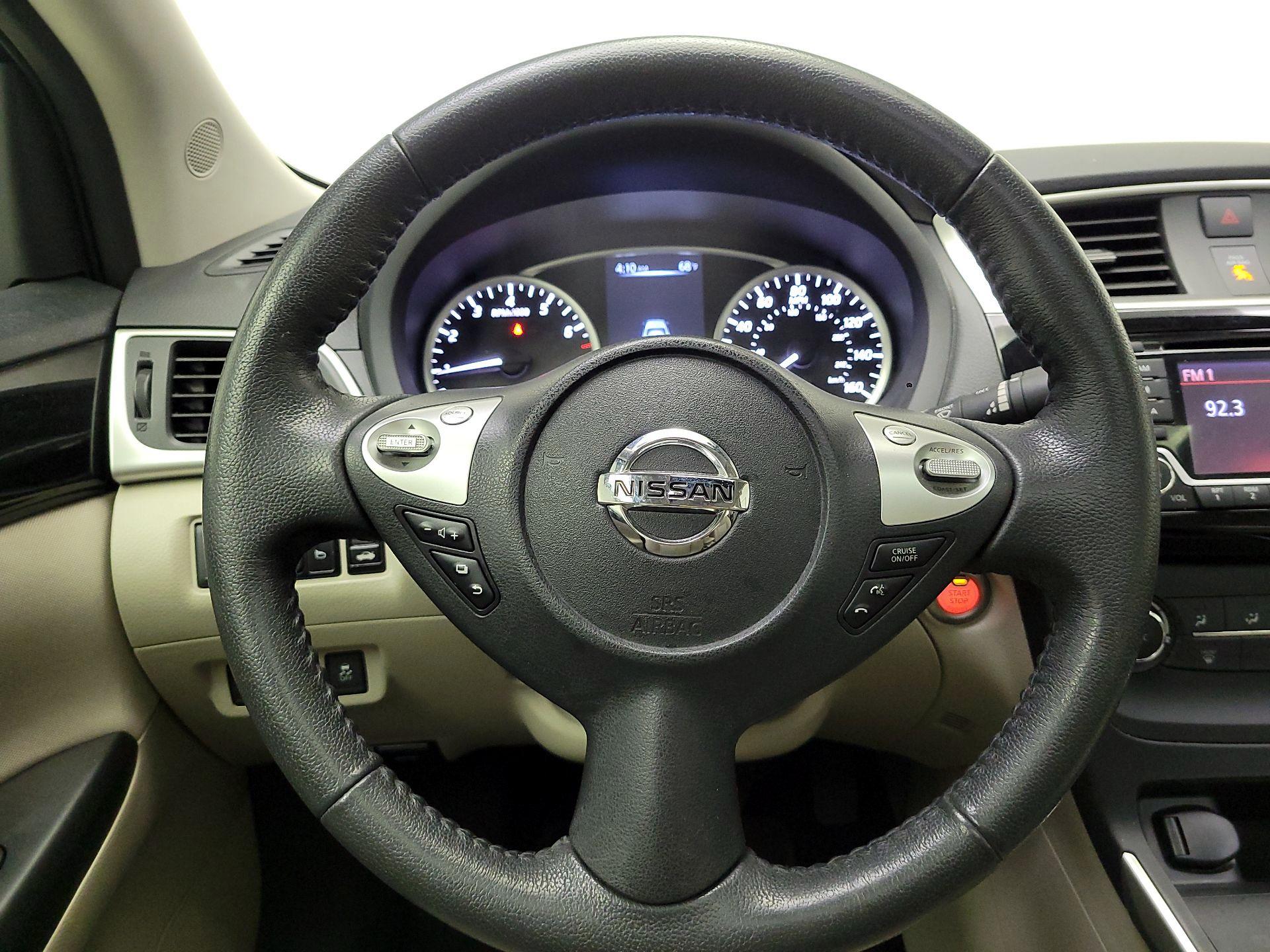 Thumbnail: 2017 Nissan Sentra - 10