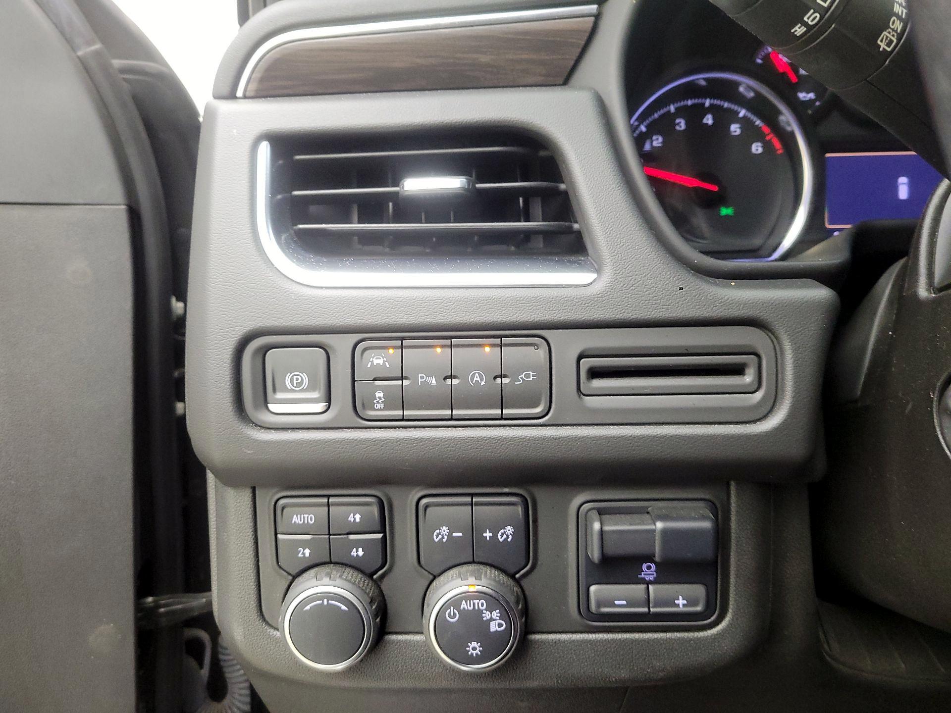 Thumbnail: 2021 Chevrolet Tahoe - 13