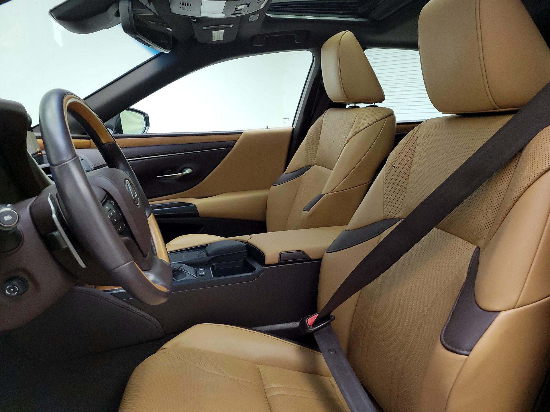 Thumbnail: 2020 Lexus ES - 11