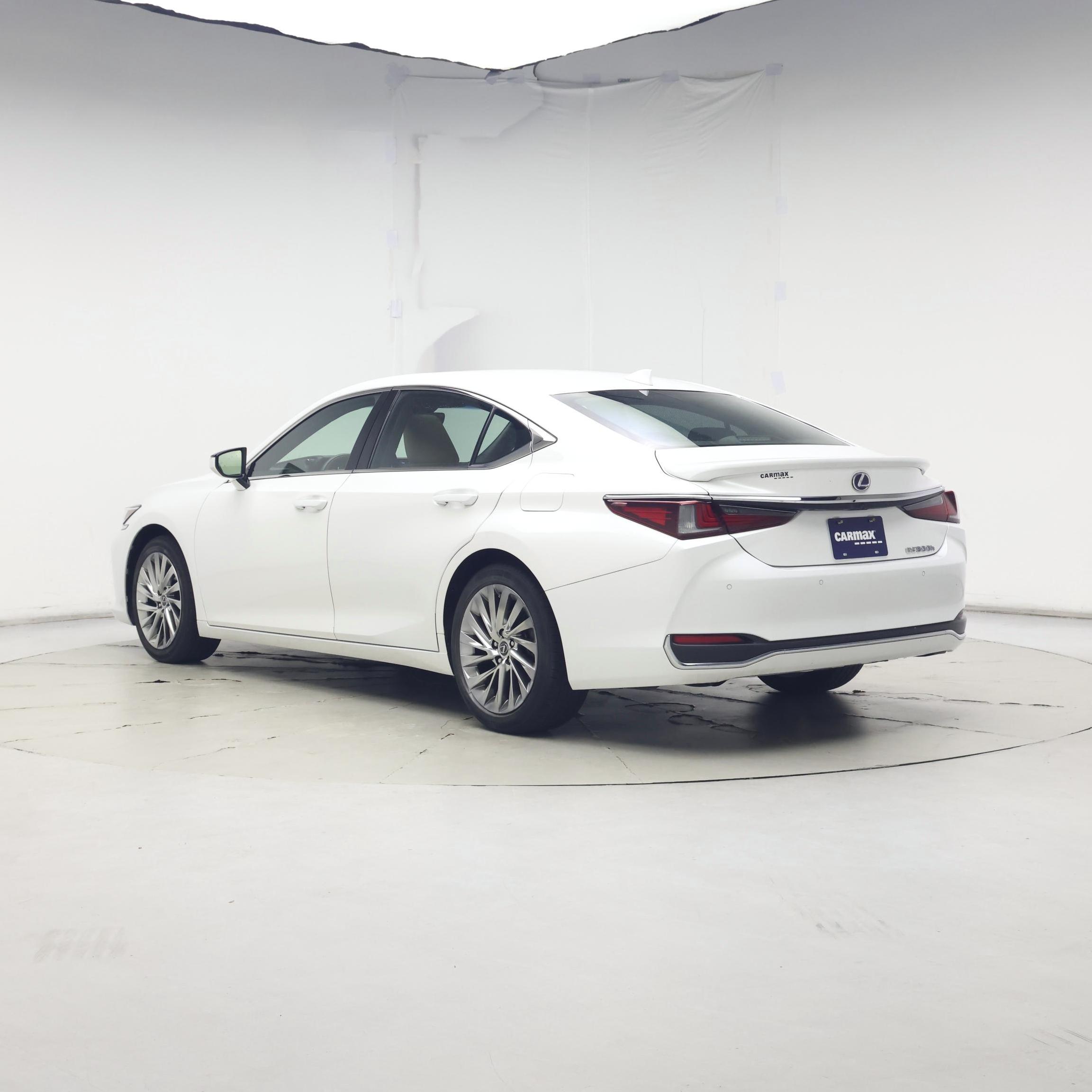 Thumbnail: 2020 Lexus ES - 2