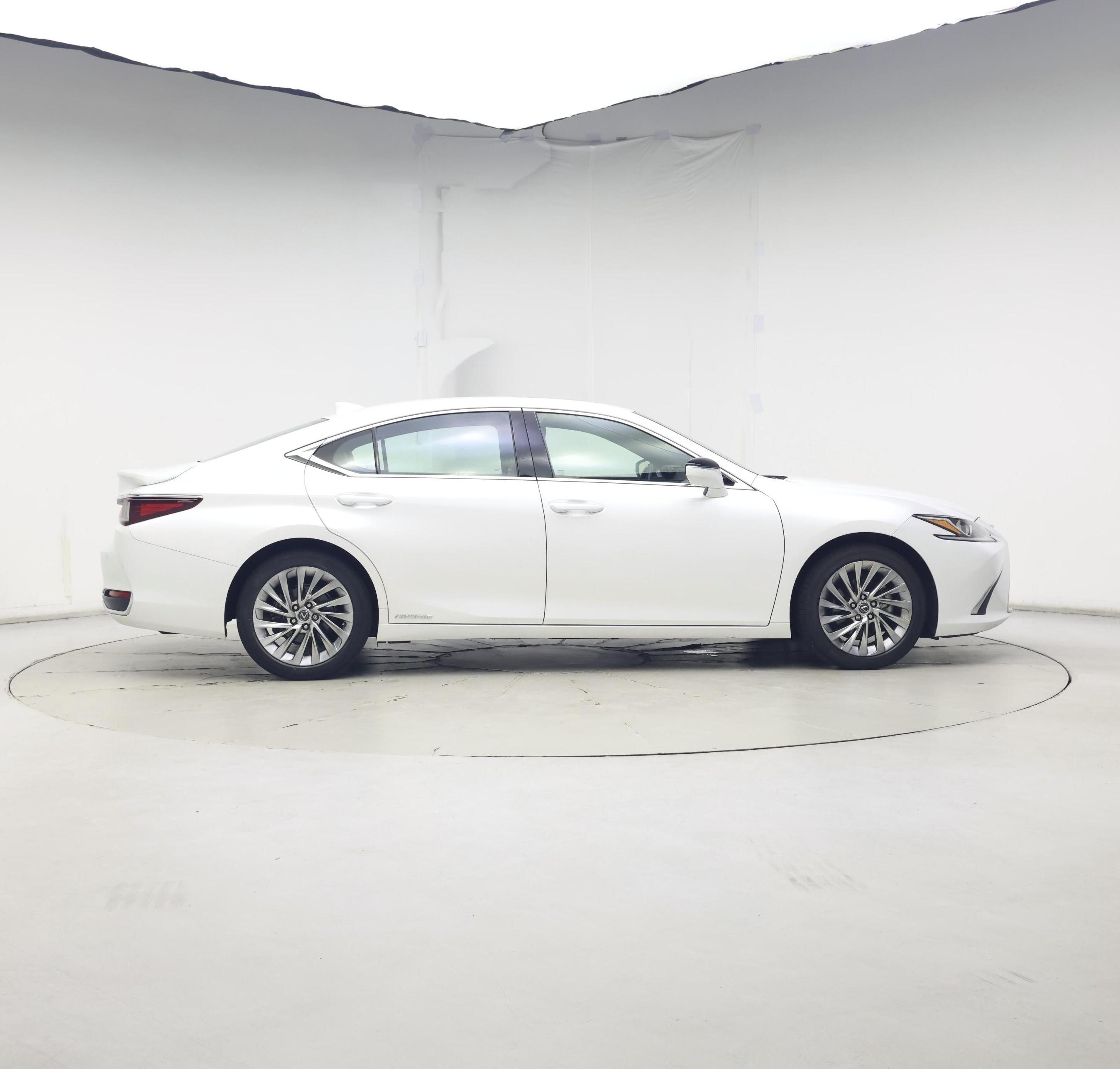 Thumbnail: 2020 Lexus ES - 7