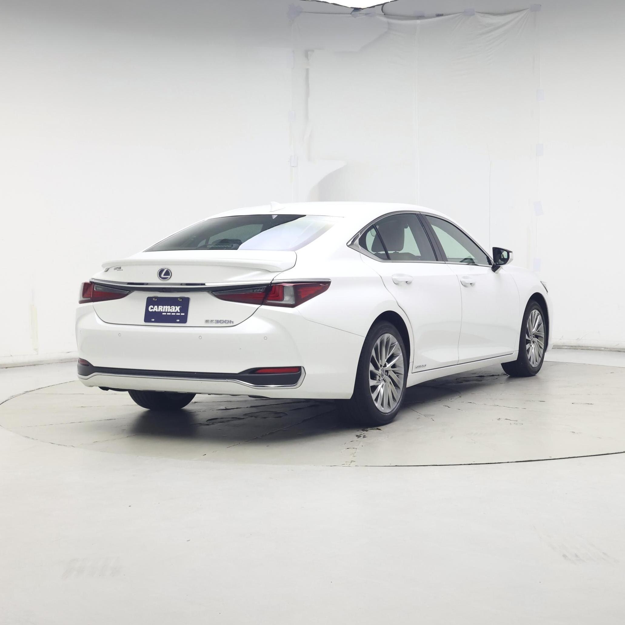 Thumbnail: 2020 Lexus ES - 8
