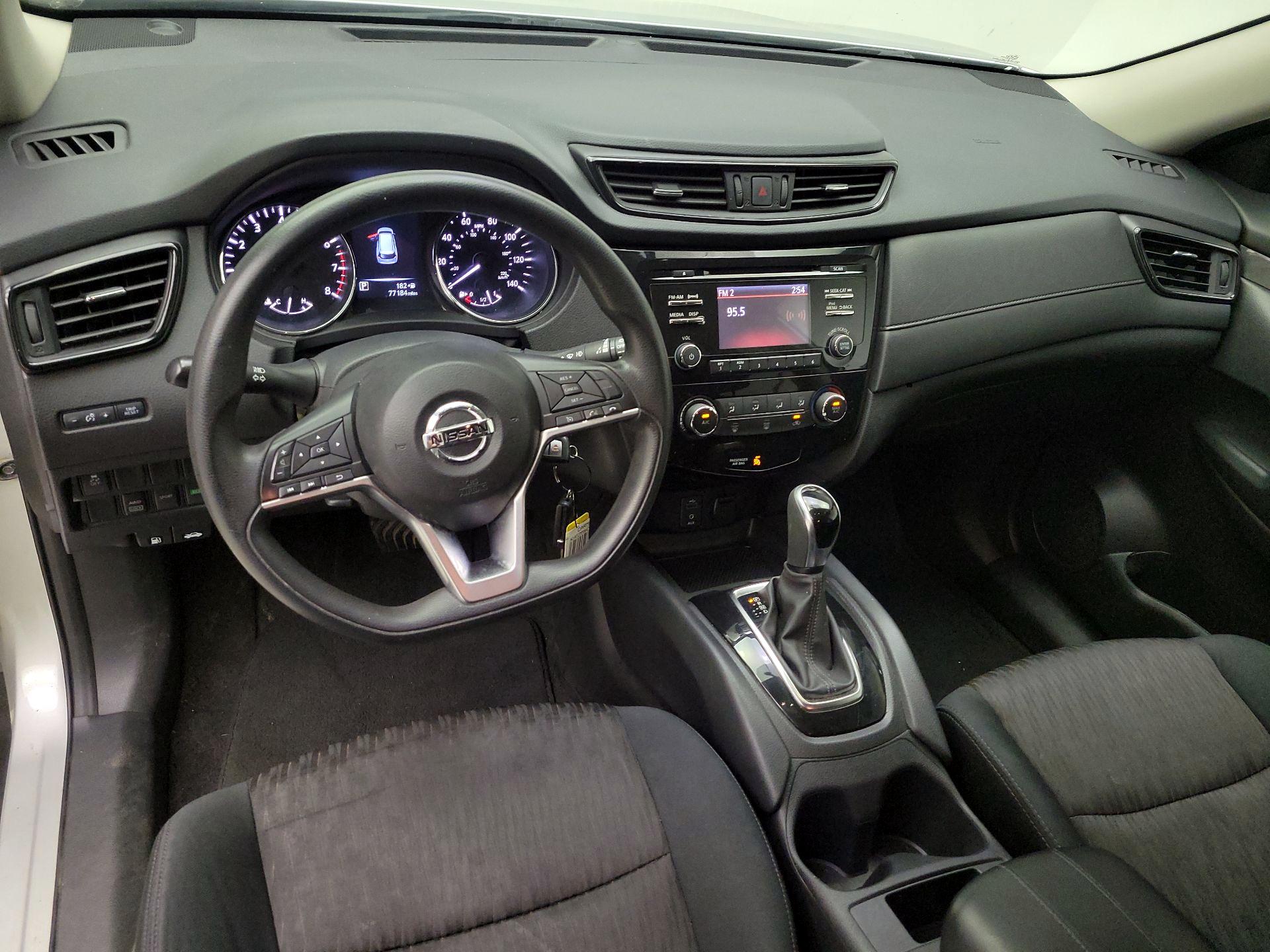 Thumbnail: 2017 Nissan Rogue - 9