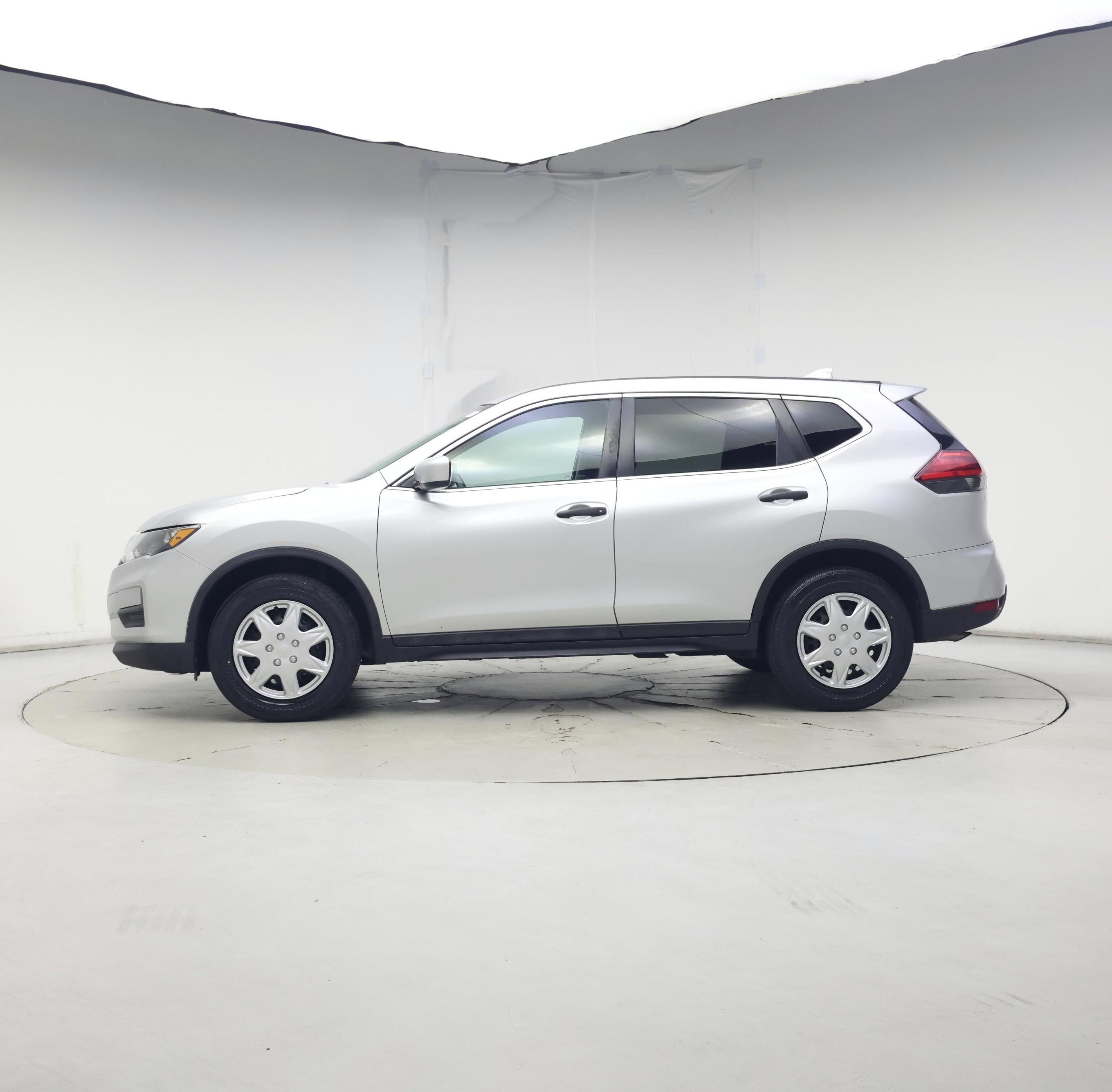 Thumbnail: 2017 Nissan Rogue - 3