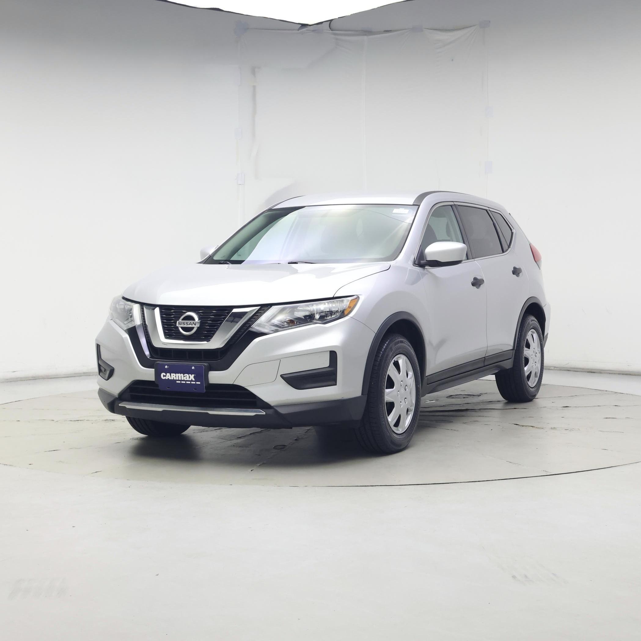 Thumbnail: 2017 Nissan Rogue - 4