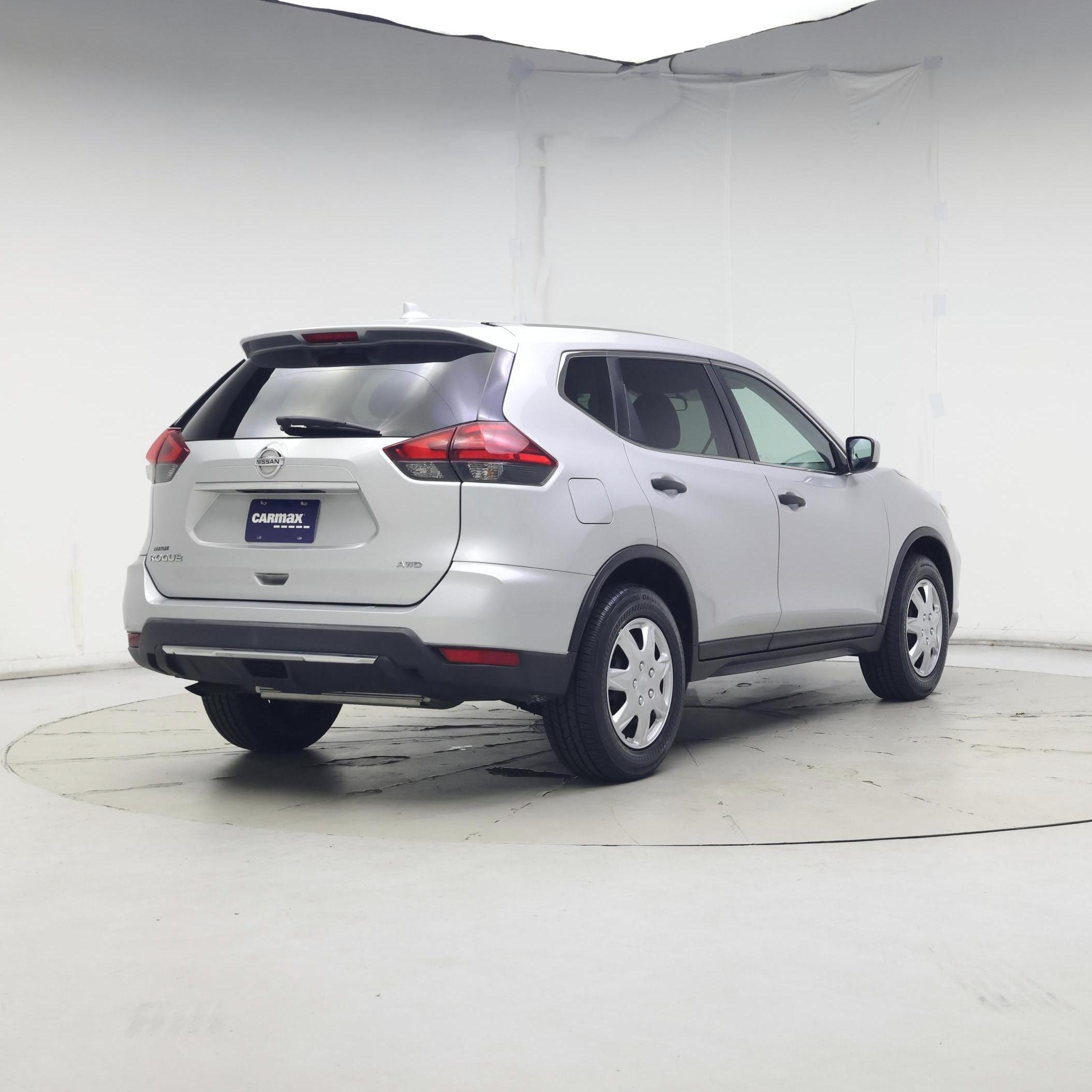 Thumbnail: 2017 Nissan Rogue - 8