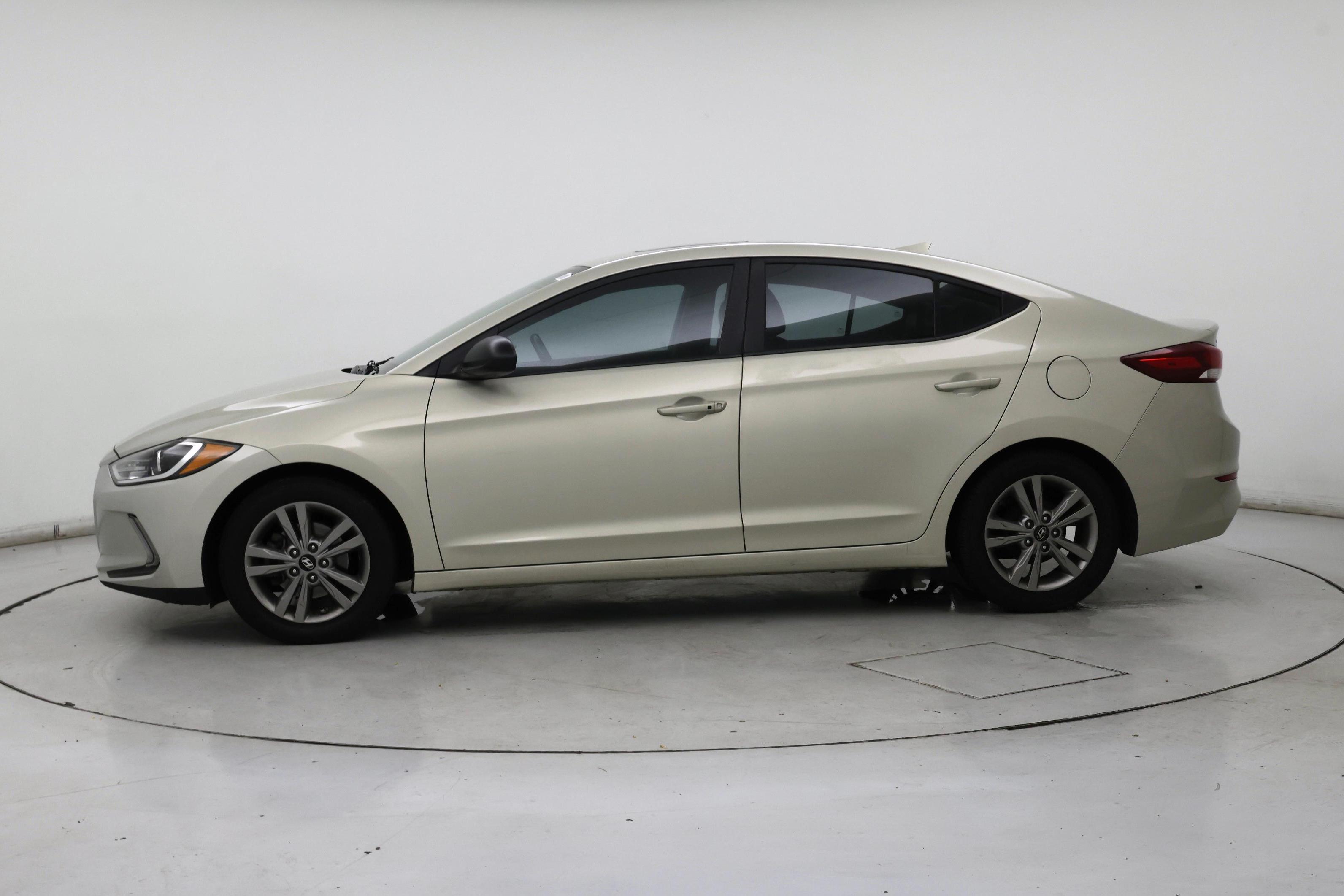 Thumbnail: 2017 Hyundai Elantra - 3