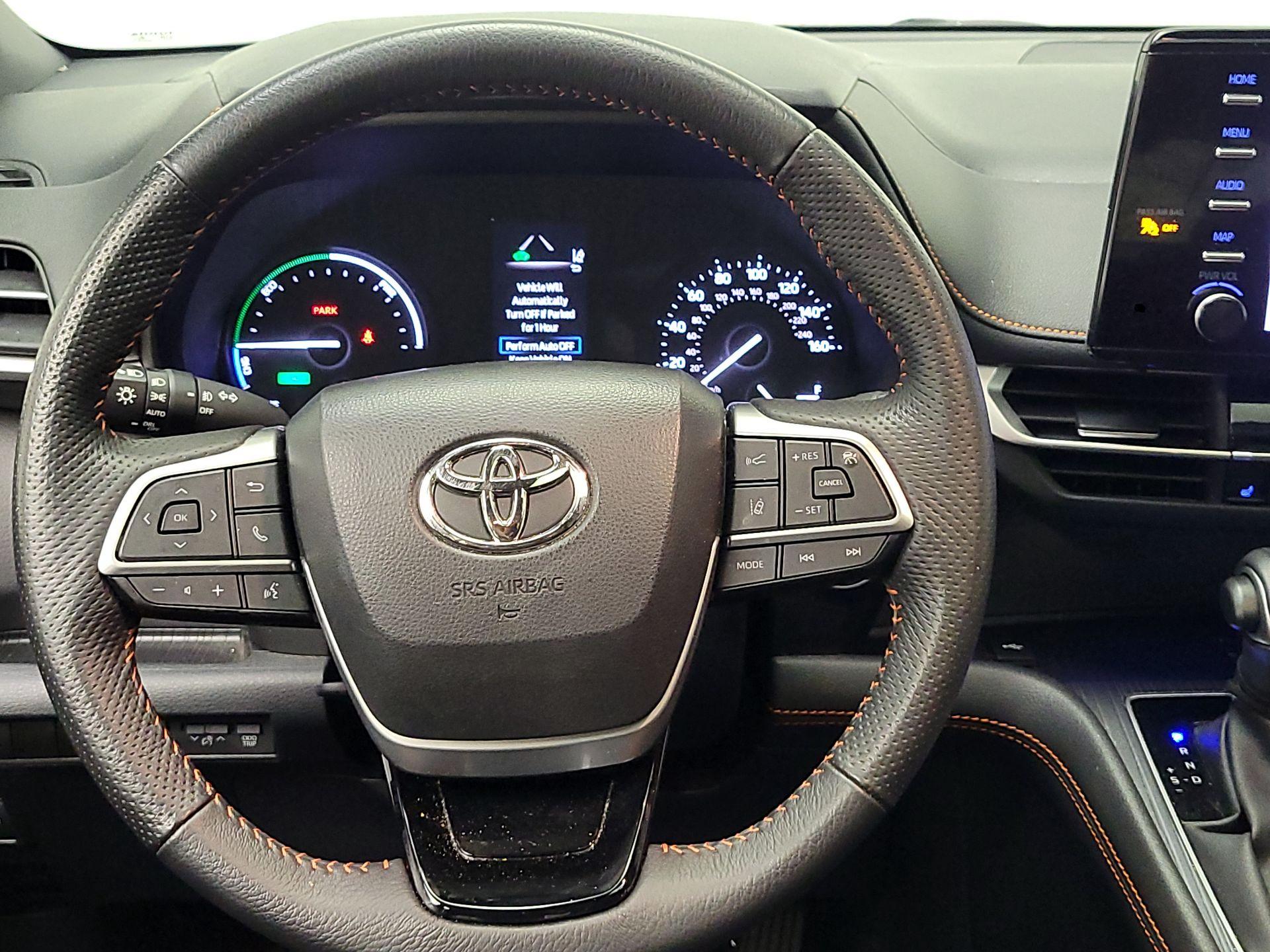 Thumbnail: 2023 Toyota Sienna - 10