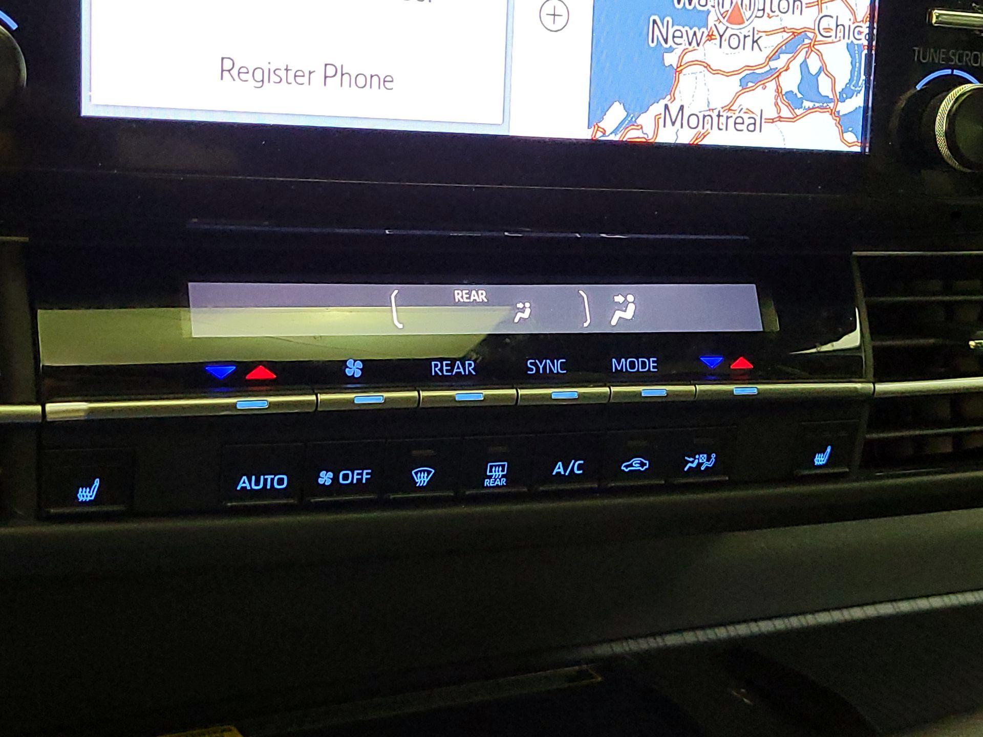 Thumbnail: 2023 Toyota Sienna - 17