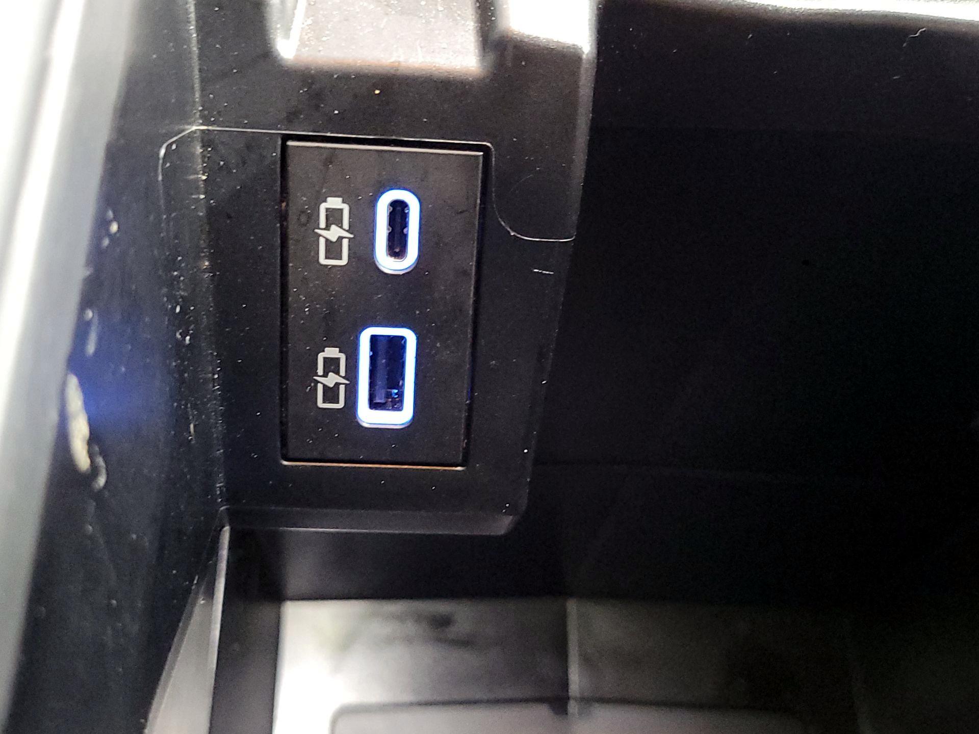 Thumbnail: 2023 Toyota Sienna - 19