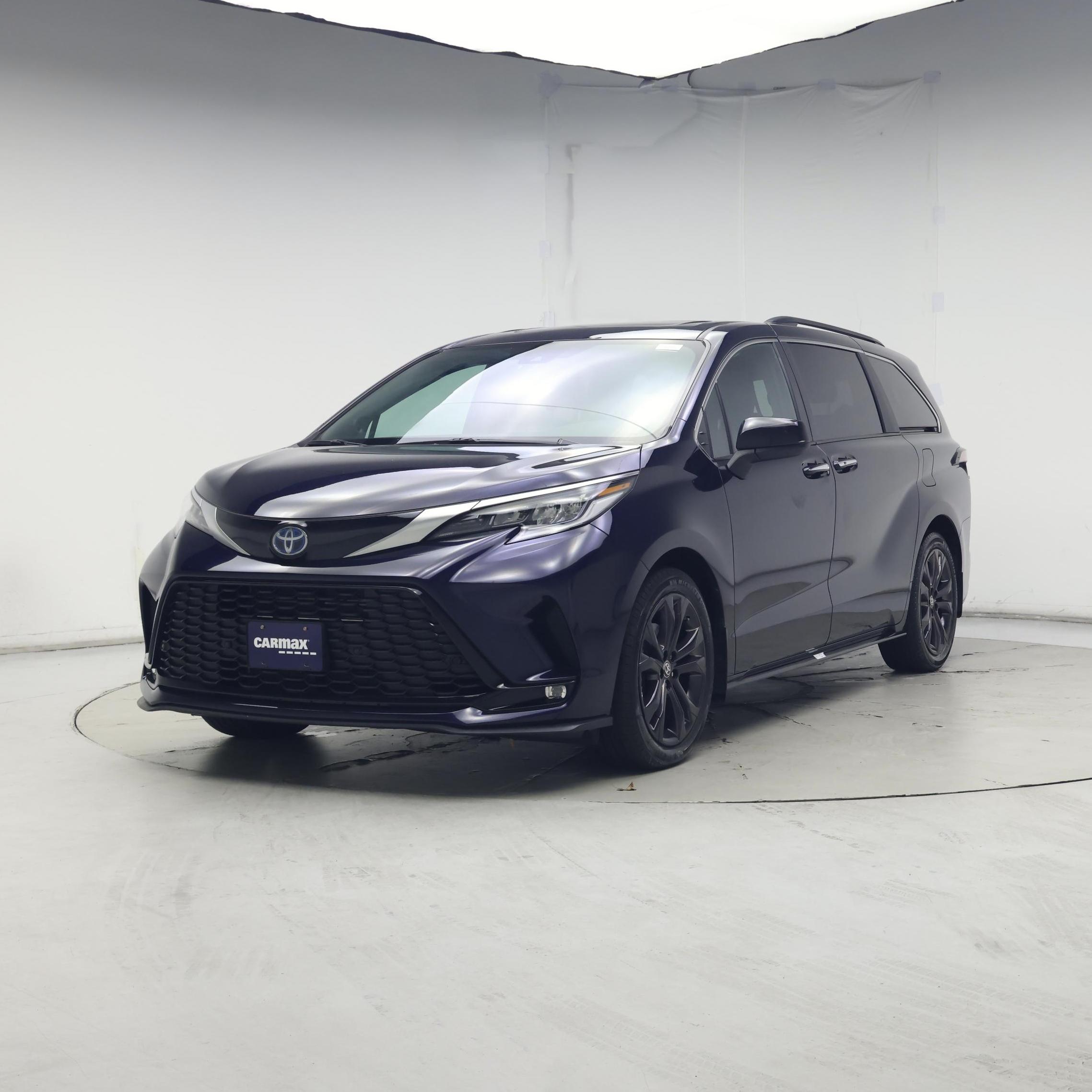 Thumbnail: 2023 Toyota Sienna - 4