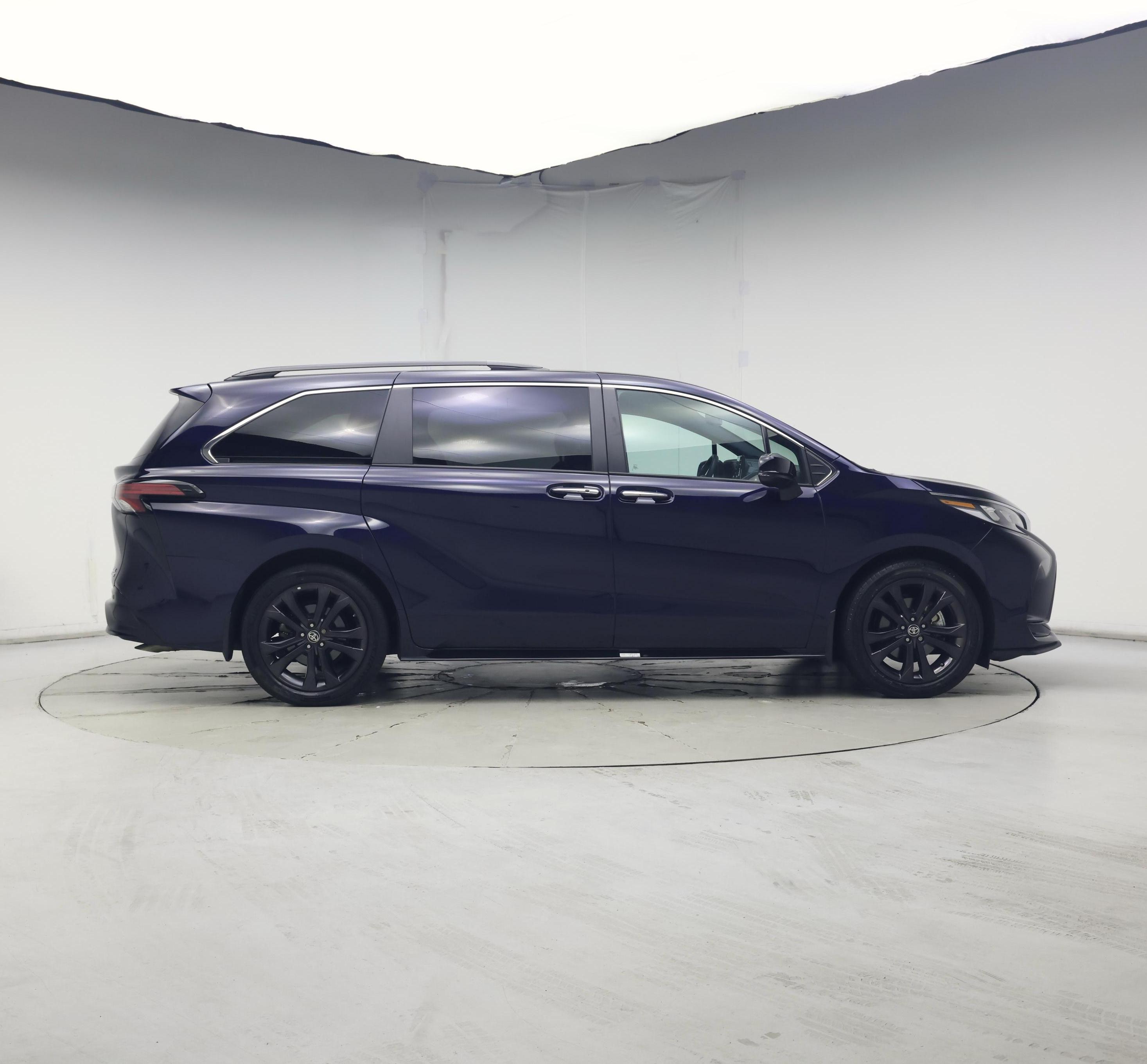 Thumbnail: 2023 Toyota Sienna - 7