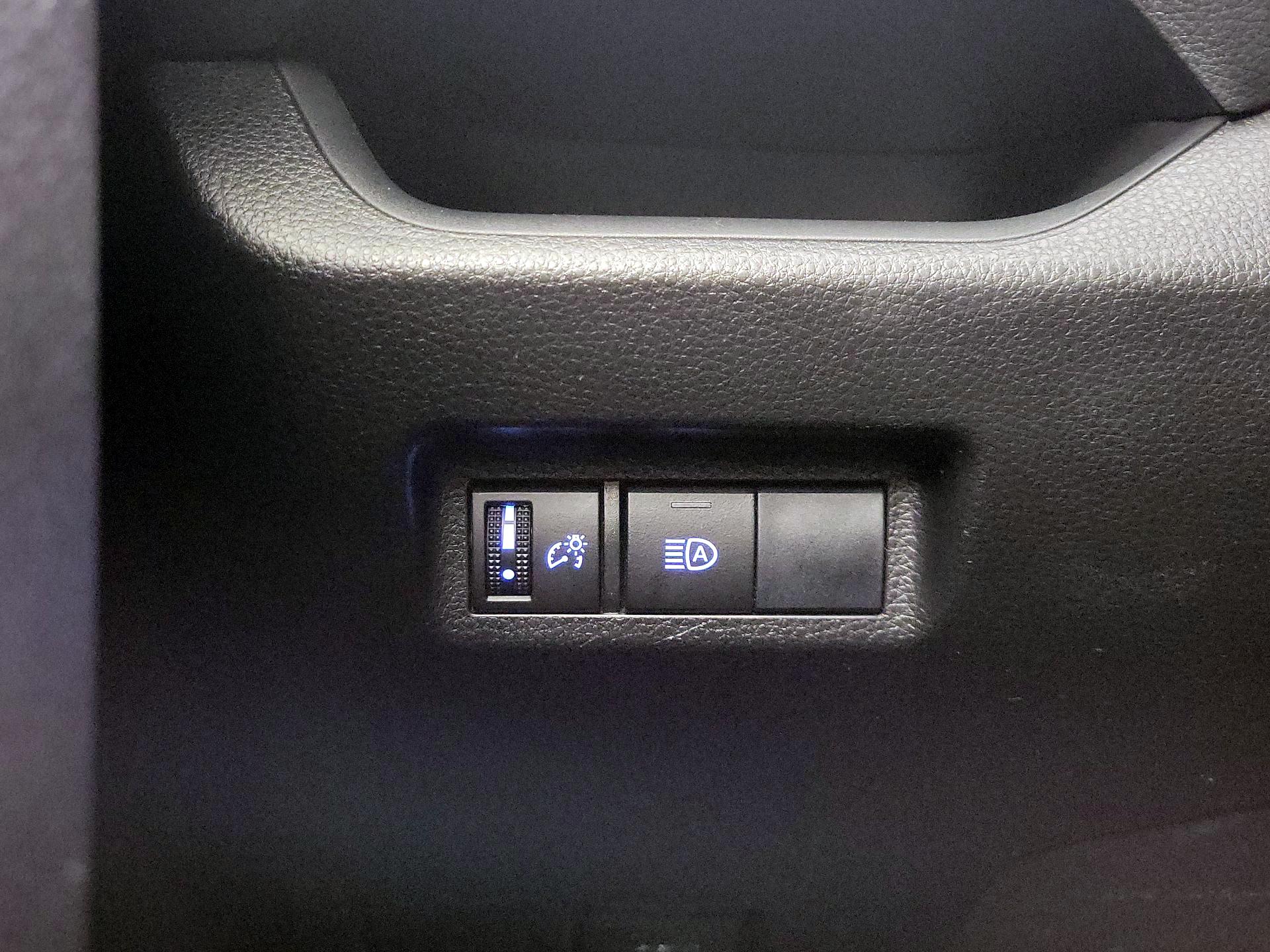 Thumbnail: 2019 Toyota RAV4 - 13