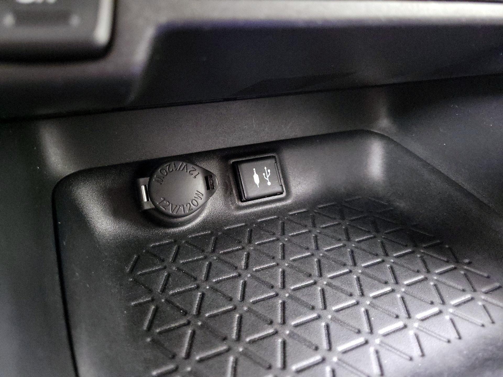 Thumbnail: 2019 Toyota RAV4 - 18