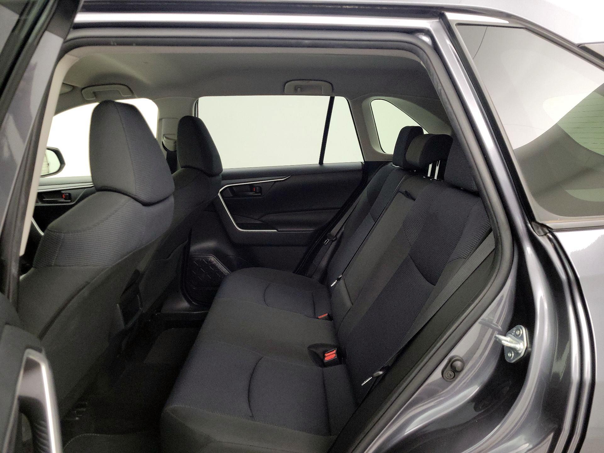 Thumbnail: 2019 Toyota RAV4 - 19