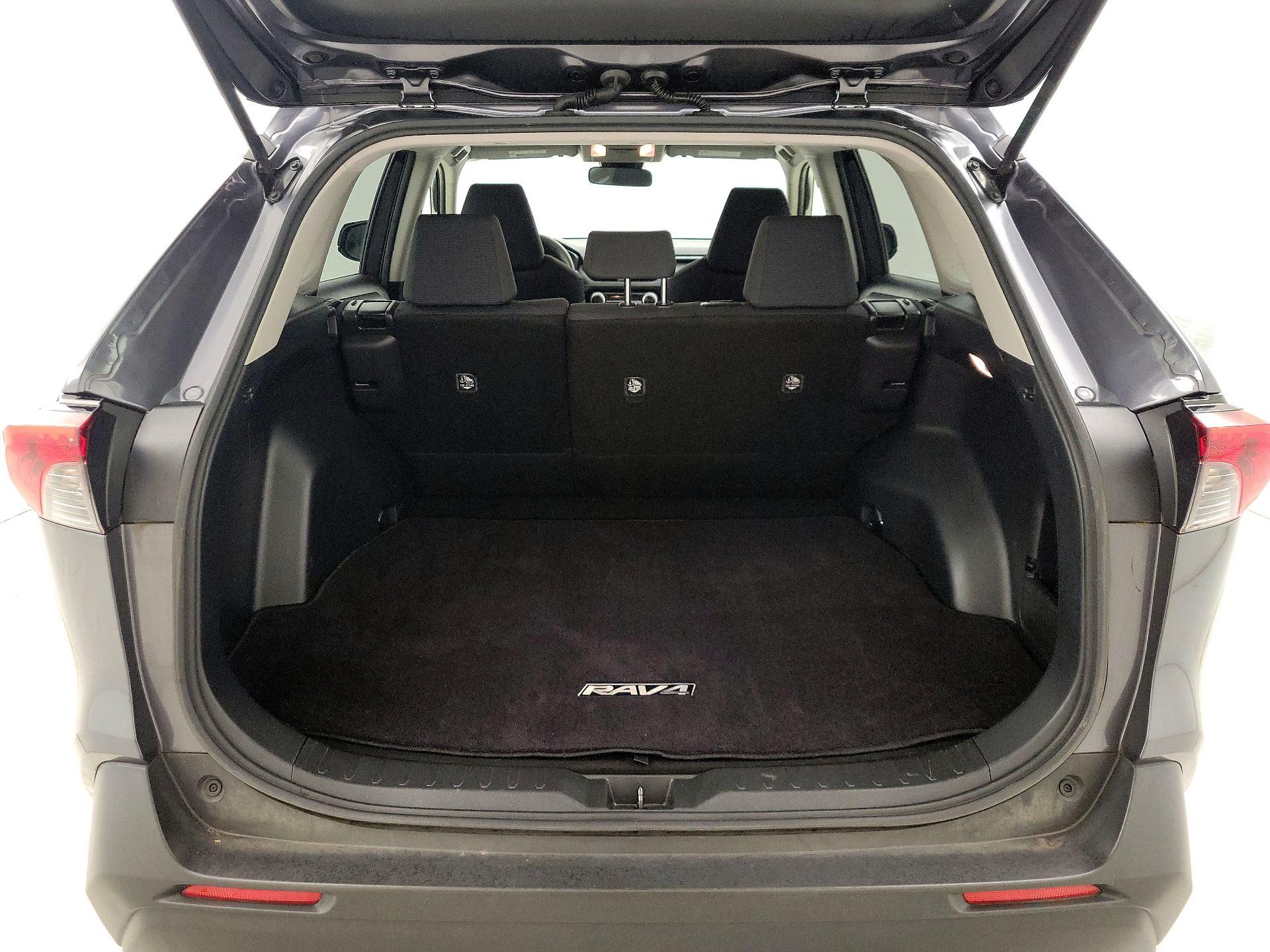 Thumbnail: 2019 Toyota RAV4 - 20