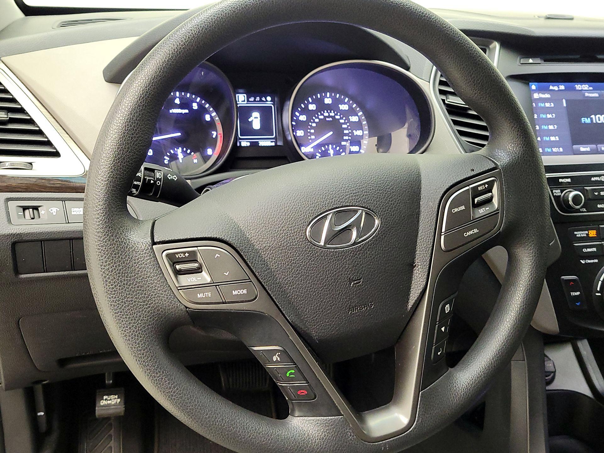 Thumbnail: 2018 Hyundai Santa Fe - 10