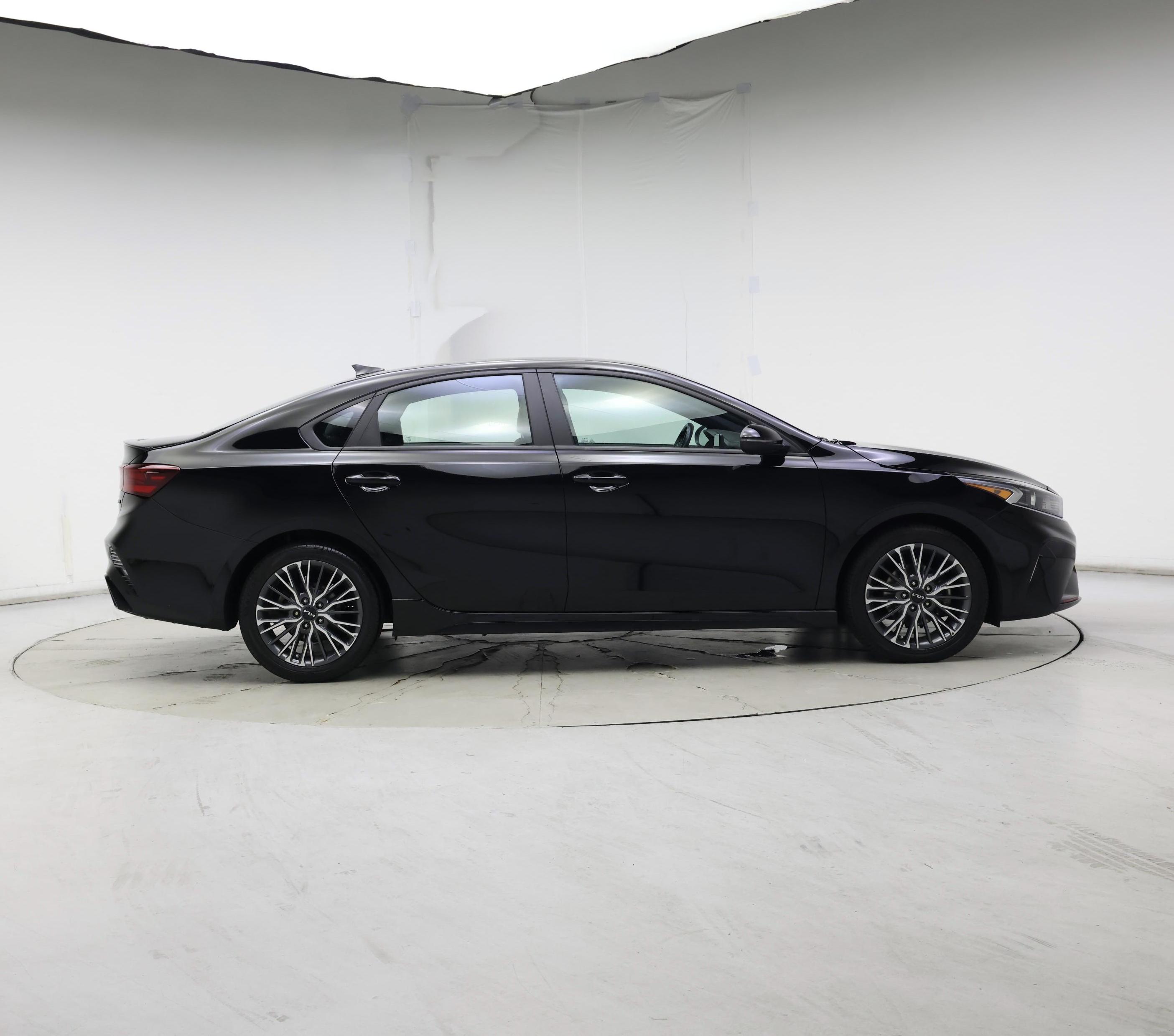 Thumbnail: 2023 Kia Forte - 7