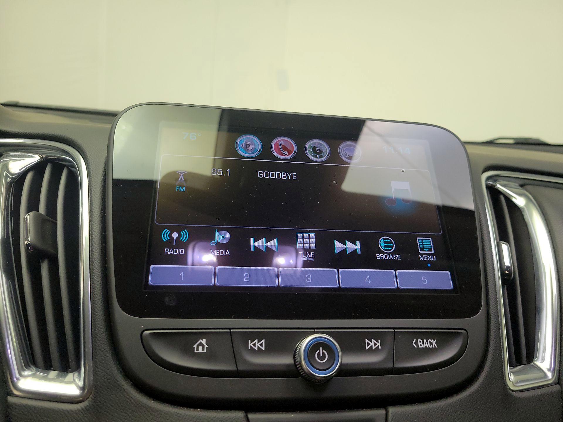 Thumbnail: 2016 Chevrolet Malibu - 15
