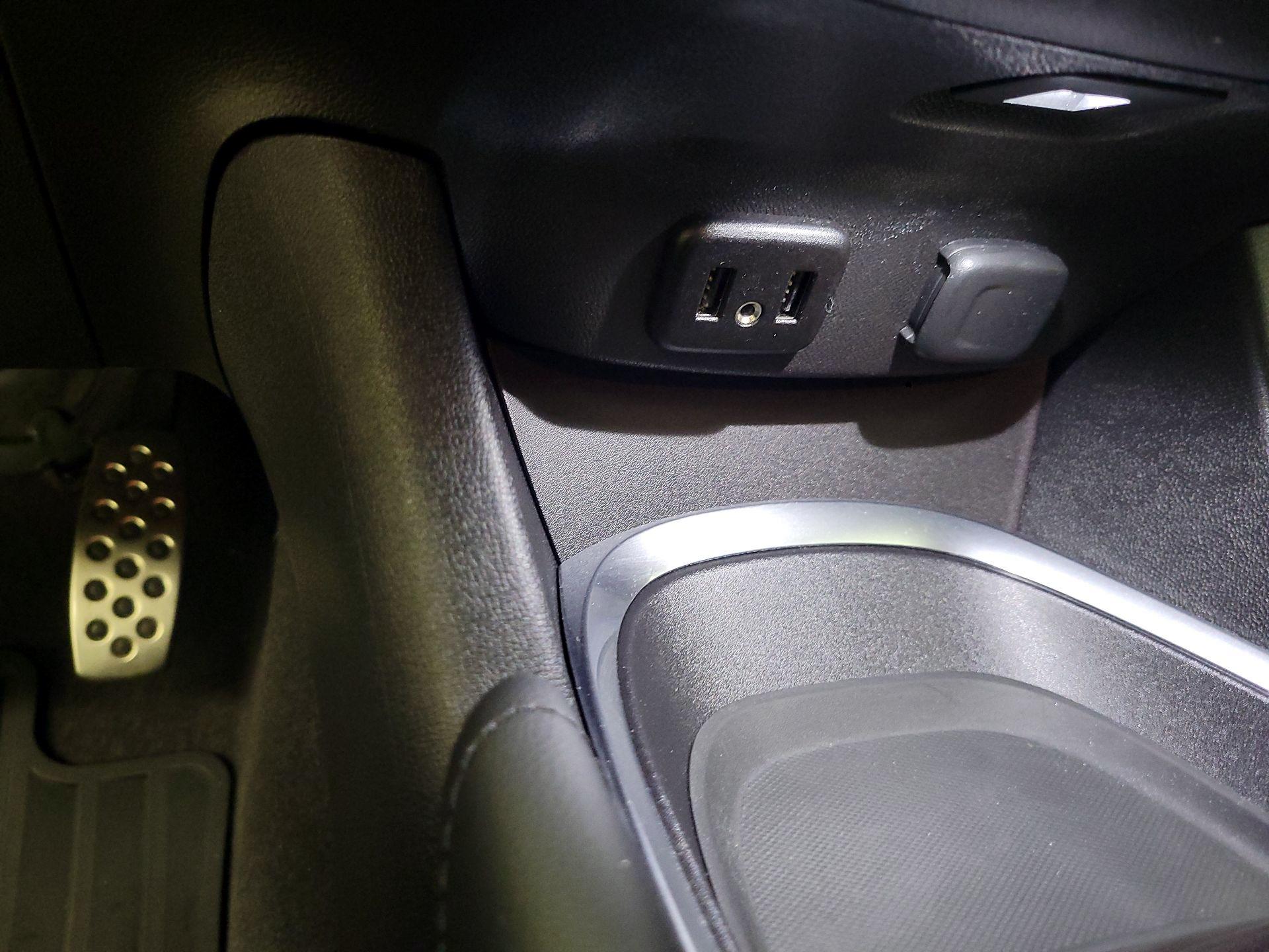 Thumbnail: 2016 Chevrolet Malibu - 18