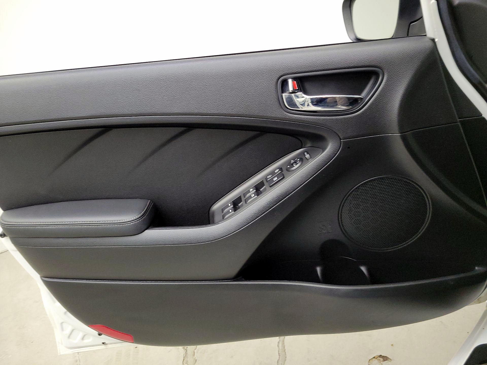 Thumbnail: 2014 Kia Forte - 12