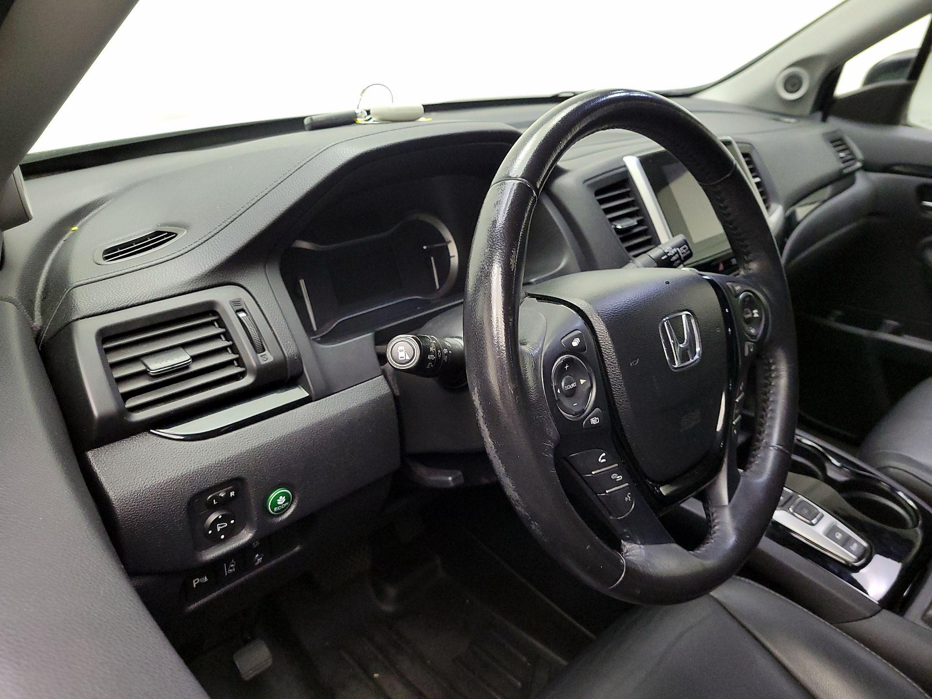 Thumbnail: 2018 Honda Pilot - 9