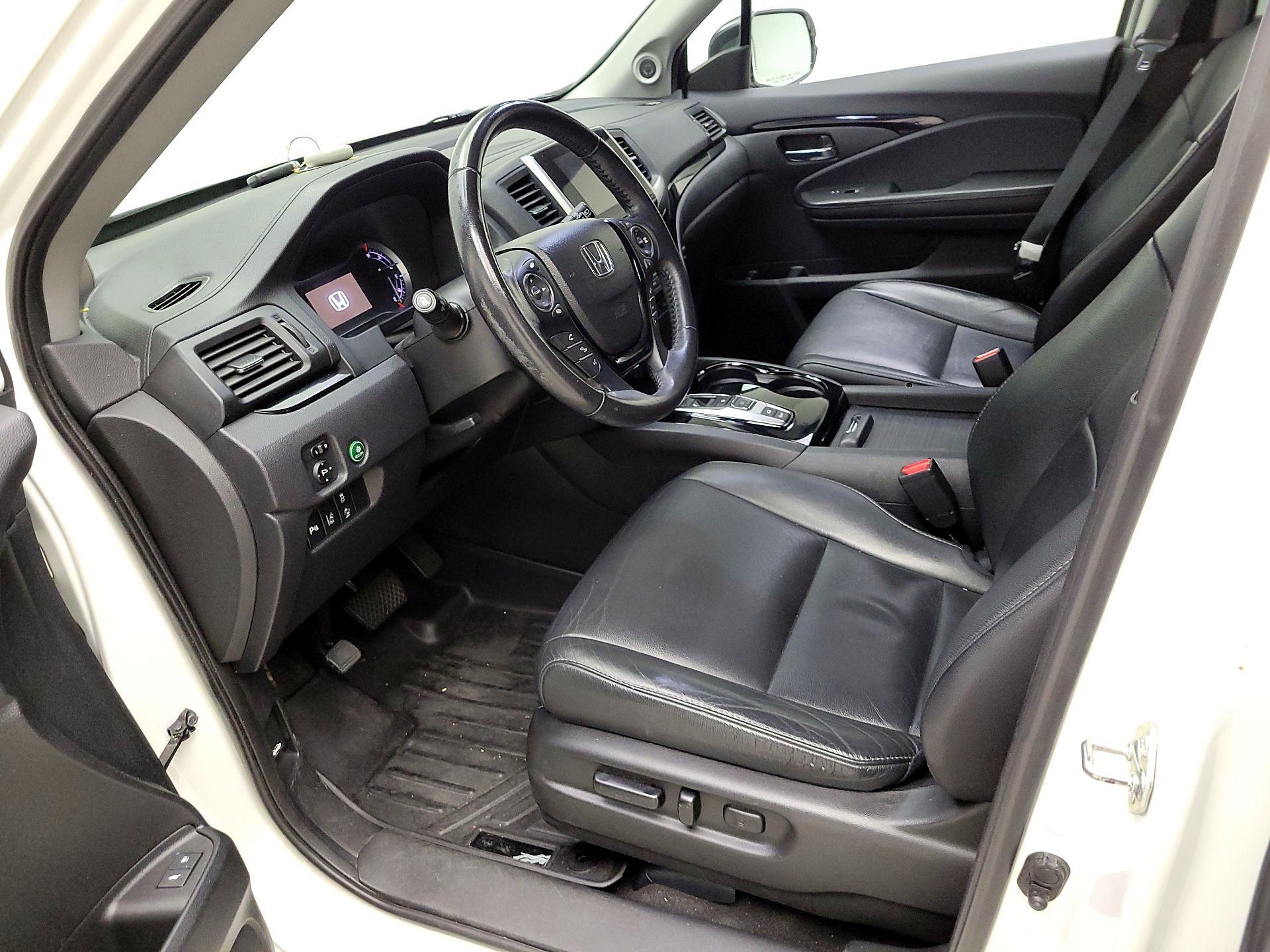 Thumbnail: 2018 Honda Pilot - 11