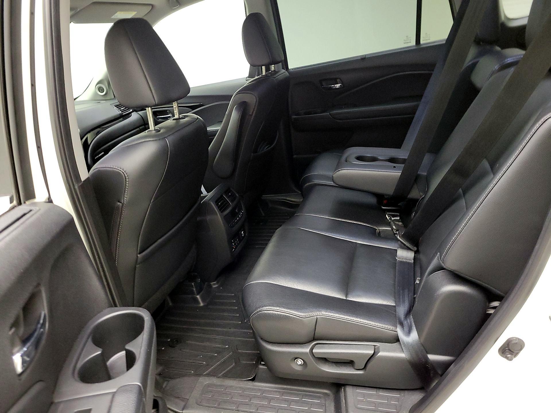 Thumbnail: 2018 Honda Pilot - 19