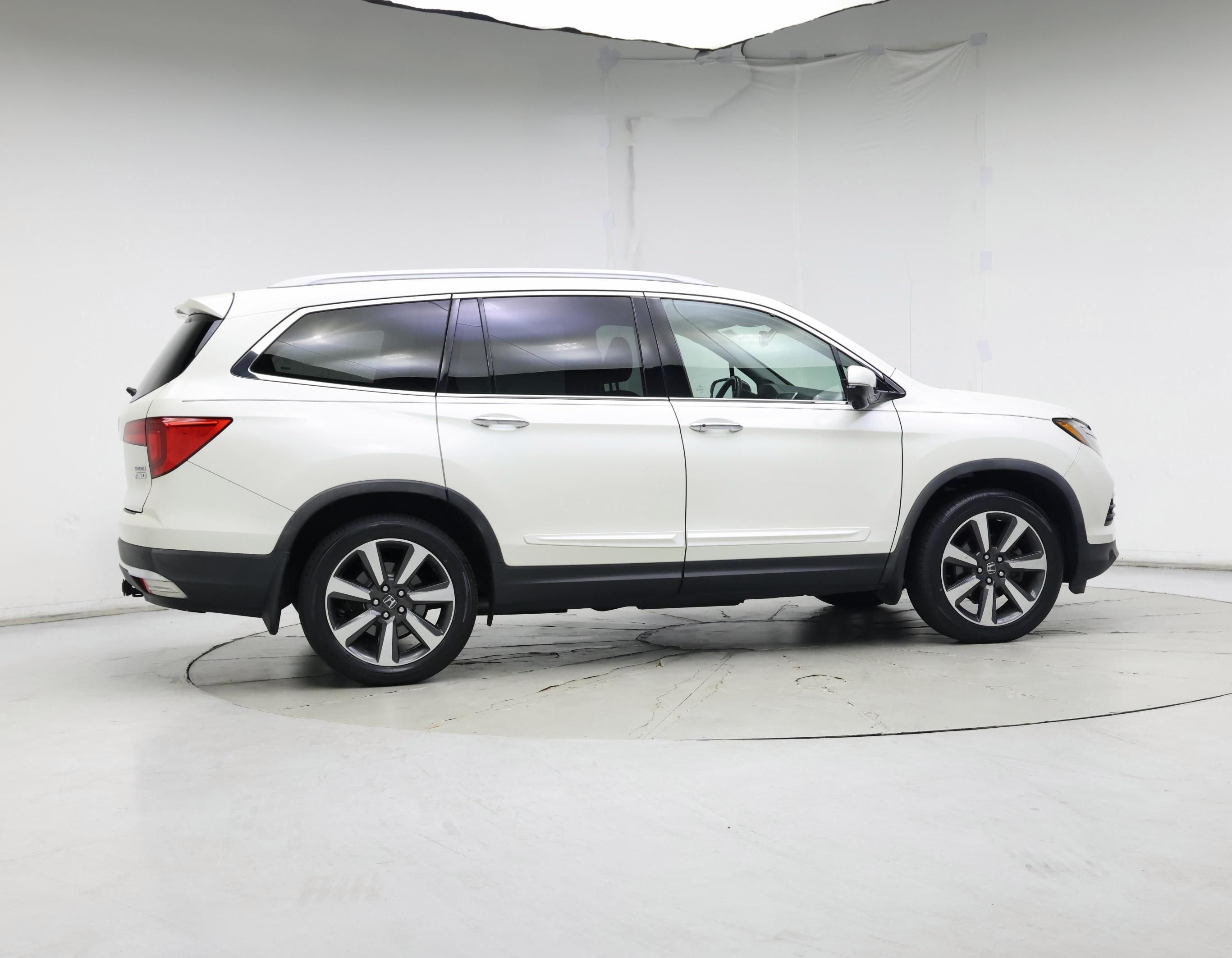 Thumbnail: 2018 Honda Pilot - 7