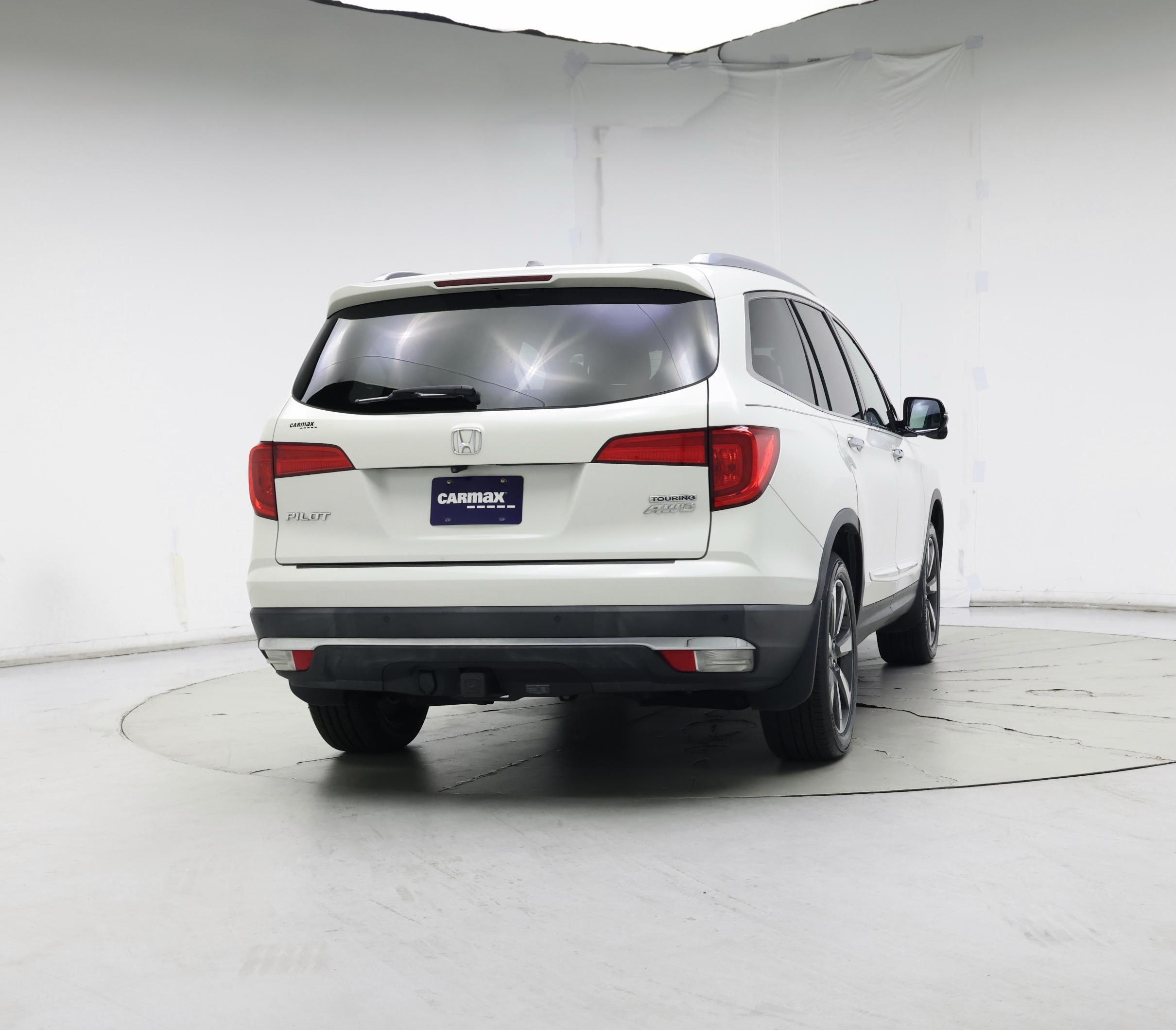 Thumbnail: 2018 Honda Pilot - 8